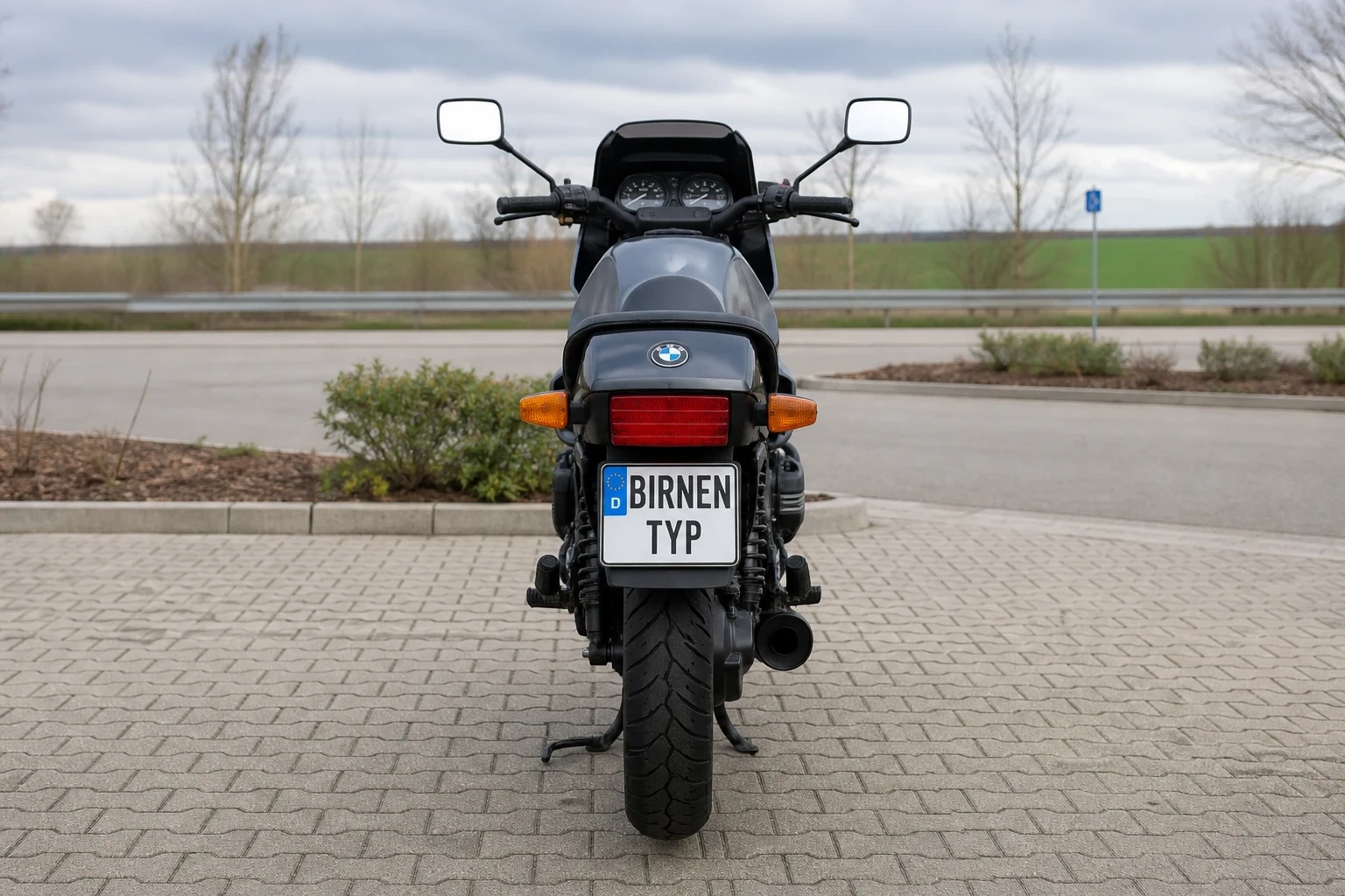 Heck-Ansicht der BMW K75/K100/K1/K1100 (mit KI erzeugt)