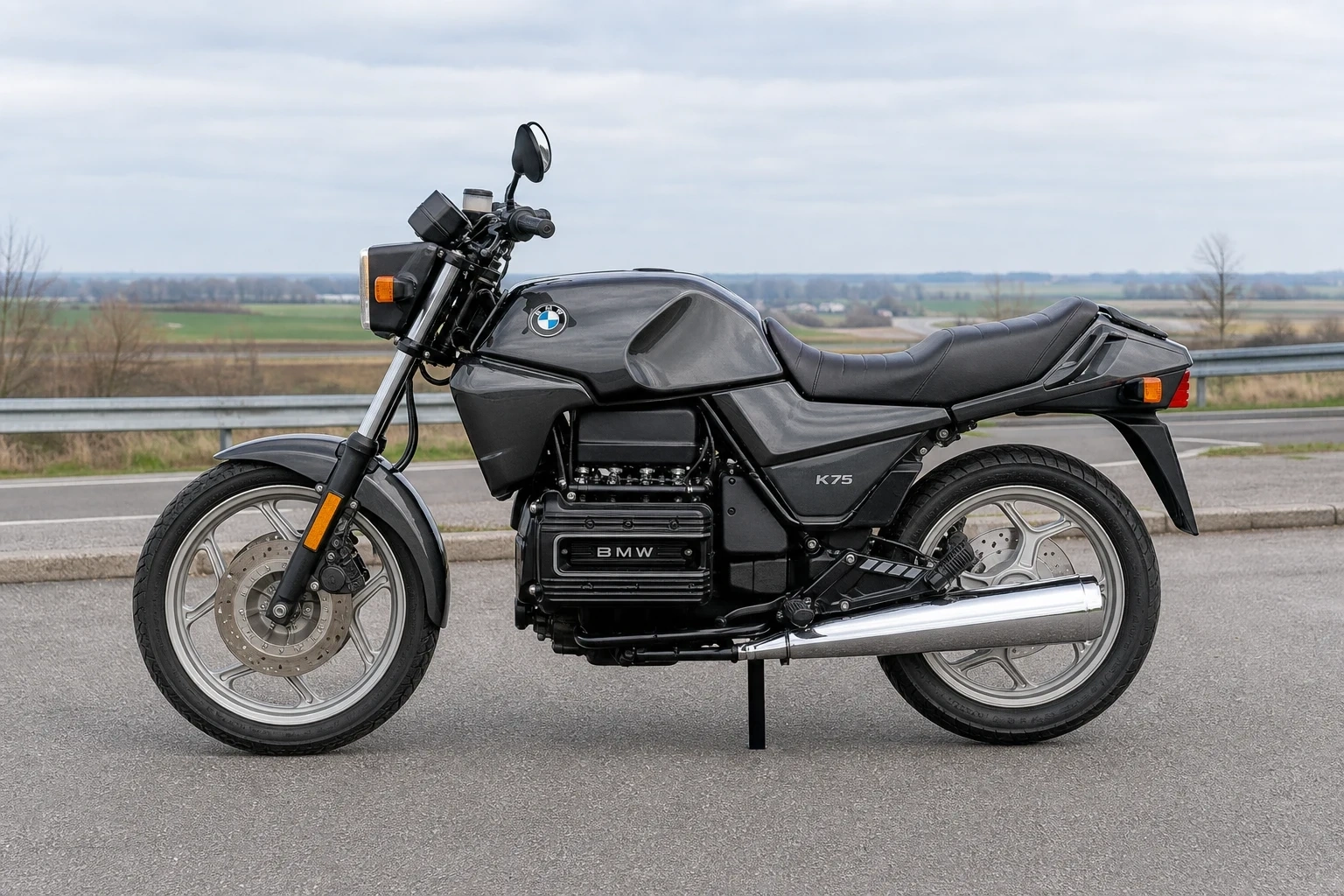 Linke Seite der BMW K75/K100/K1/K1100 (mit KI erzeugt)