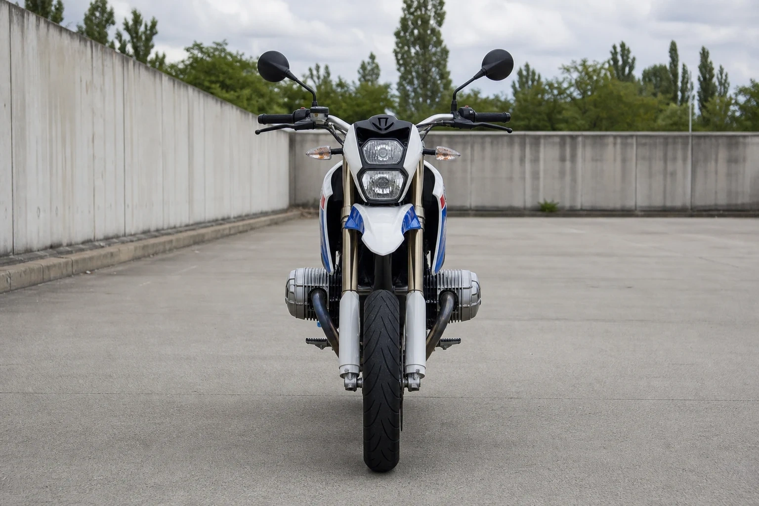 Megamoto Supermoto (mit KI erzeugt)