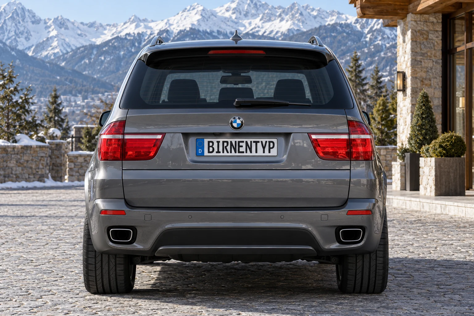 Heck-Ansicht des BMW X5 2 (mit KI erzeugt)