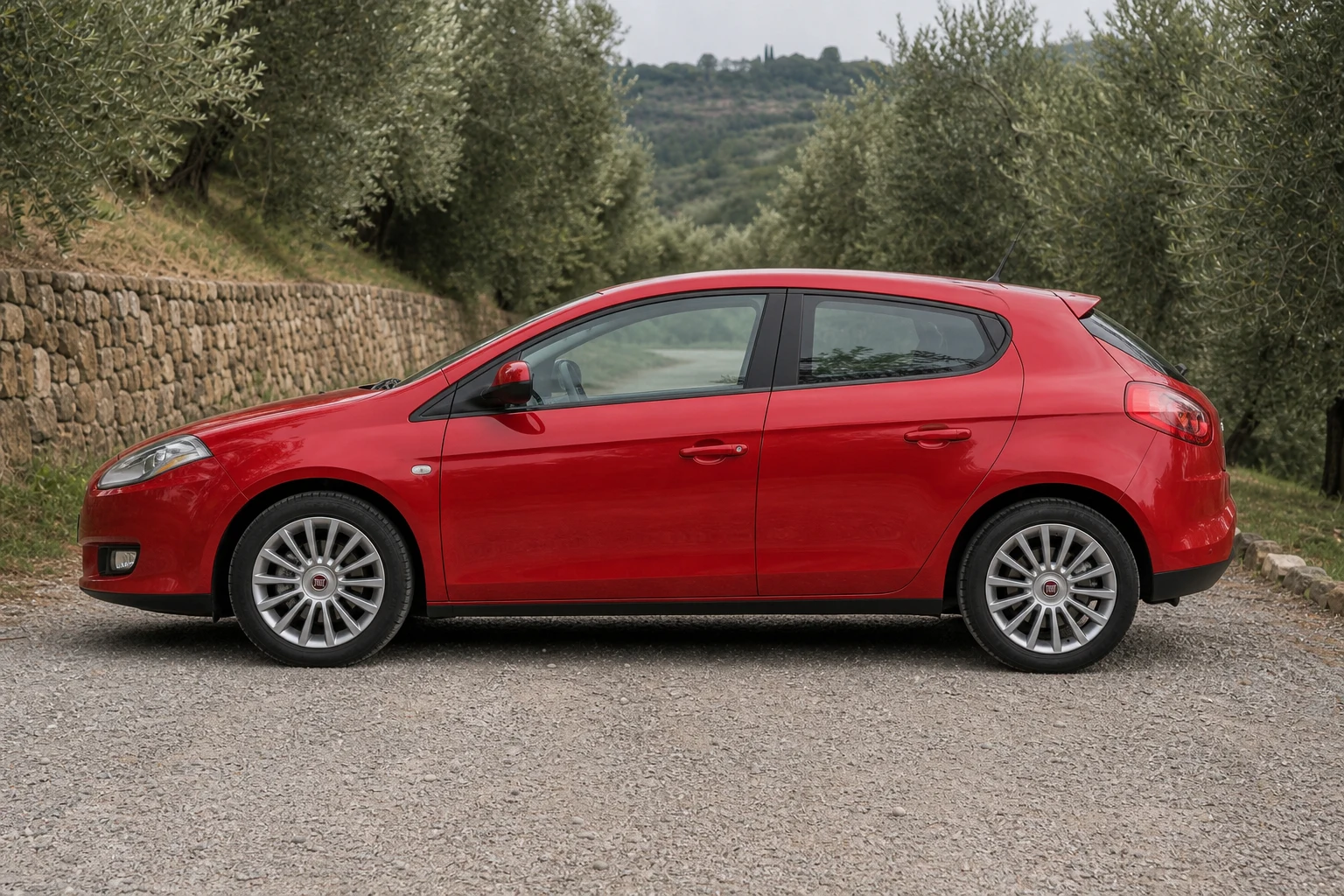 Seitenansicht (Fahrerseite) des Fiat Bravo 2 als Schrägheck (5-Türer) (mit KI erzeugt)