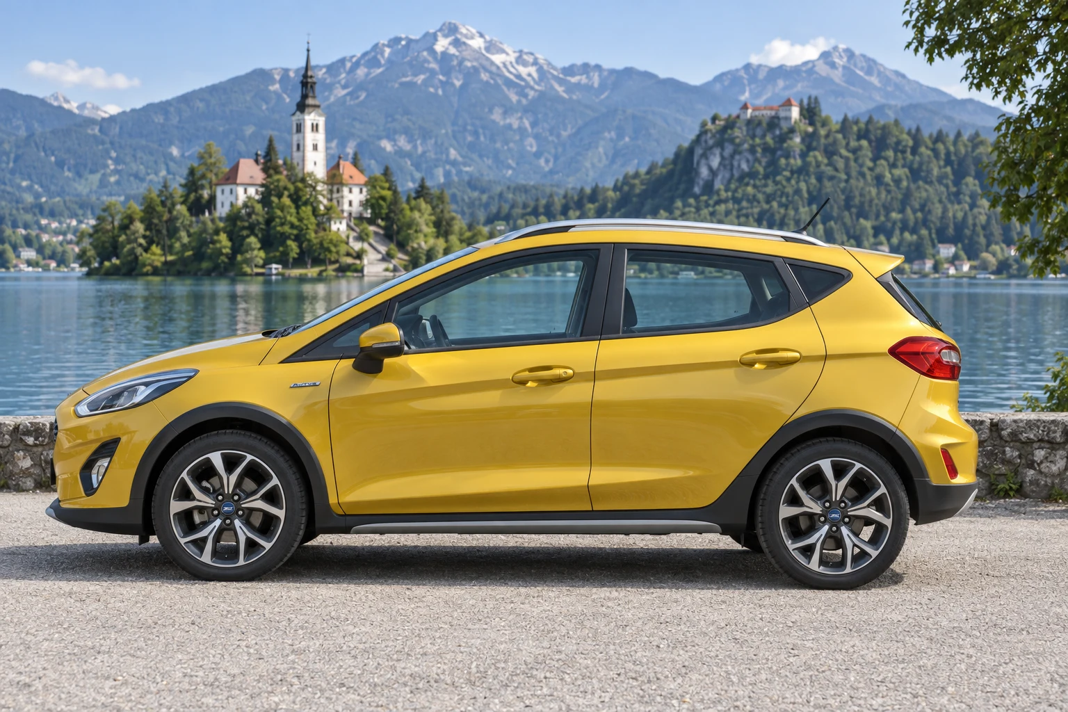 Seitenansicht (Fahrerseite) des Ford Fiesta MK8 als Active (Crossover) (mit KI erzeugt)