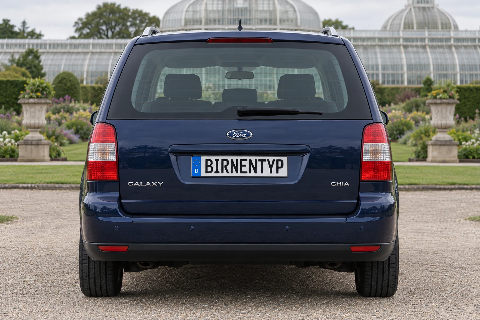Heck-Ansicht des Ford Galaxy 1 Facelift (Ghia / 2.8 V6 24V) (mit KI erzeugt)