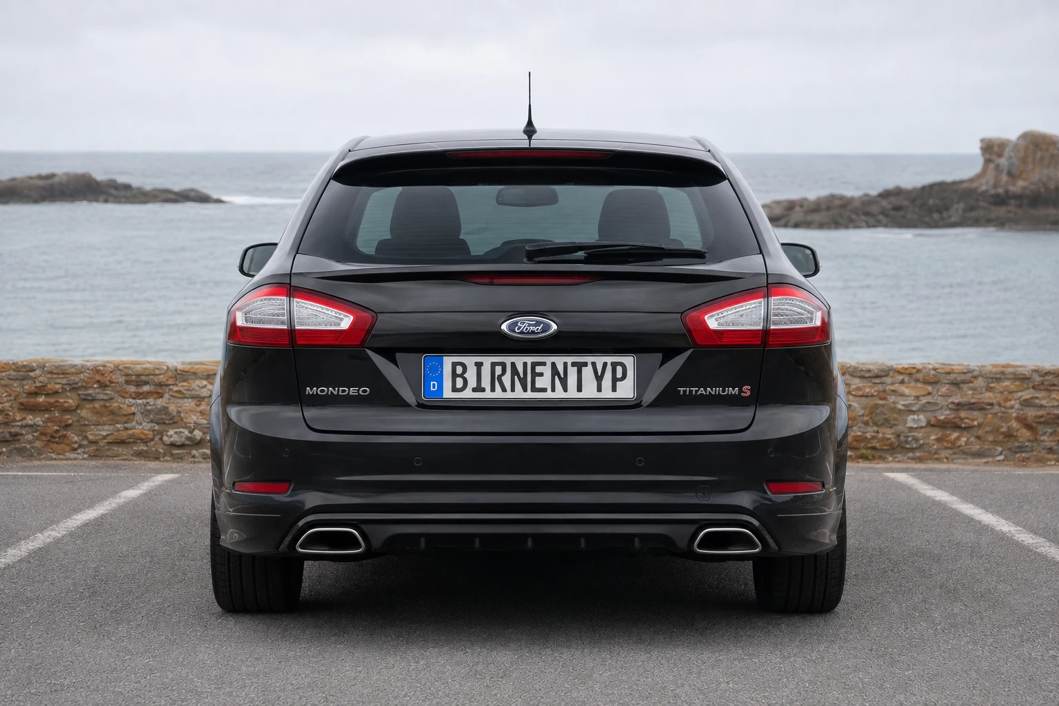 Heck-Ansicht des Ford Mondeo (Titanium S / Individual) (mit KI erzeugt)