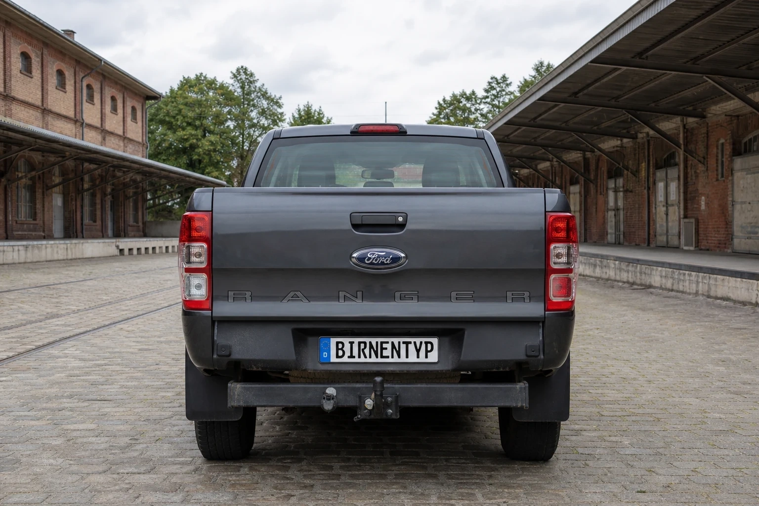 Heck-Ansicht des Ford Ranger 2 (EU). Gen (mit KI erzeugt)