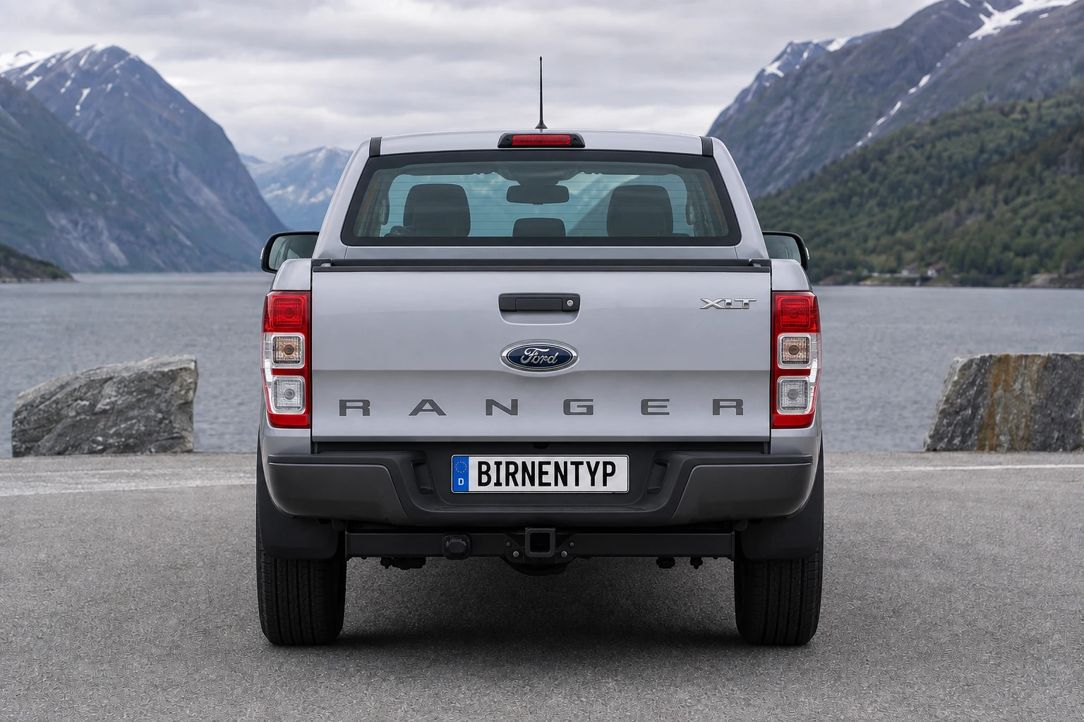 Heck-Ansicht des Ford Ranger (Extrakabine) (mit KI erzeugt)