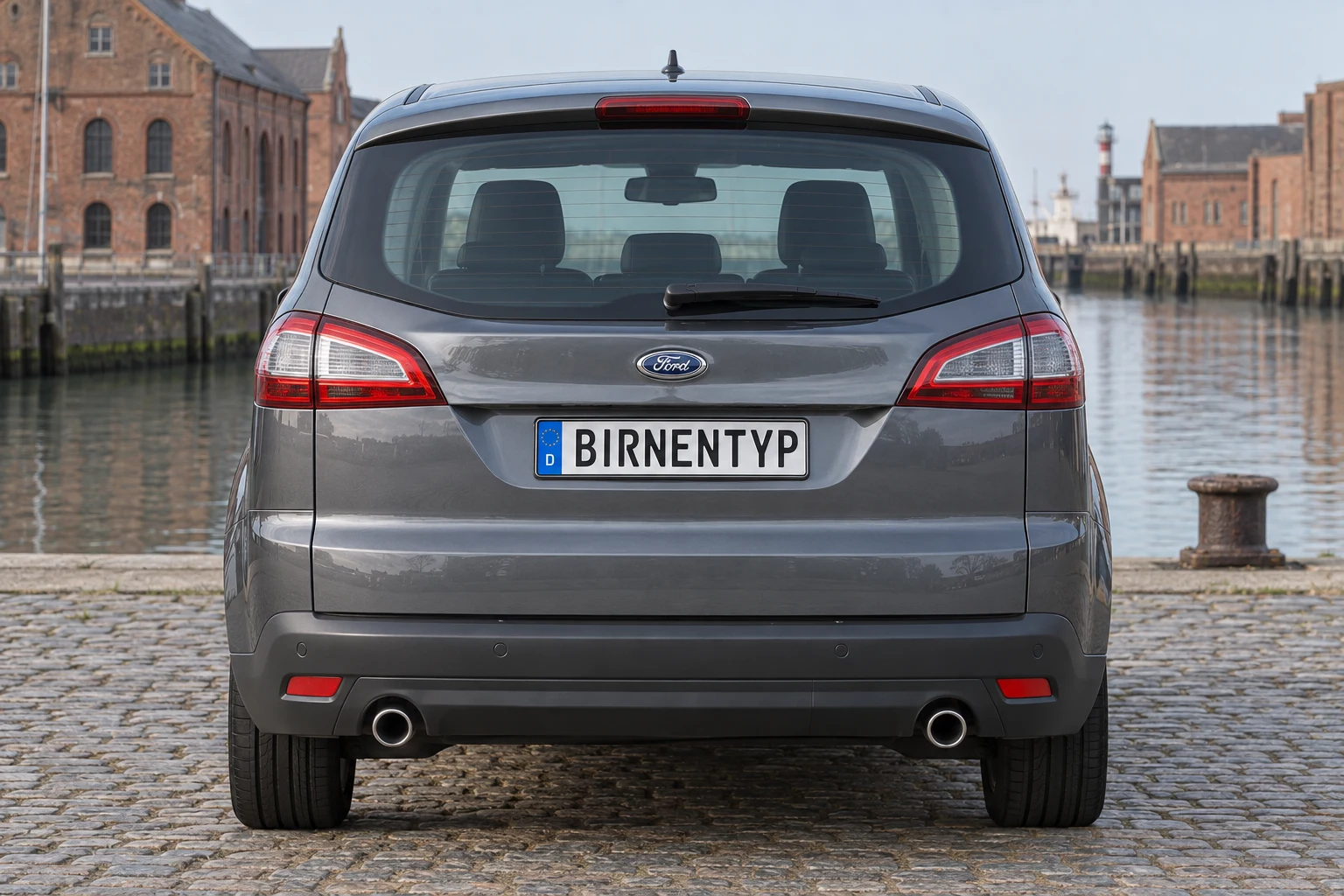 Heck-Ansicht des Ford S-Max 1 (mit KI erzeugt)