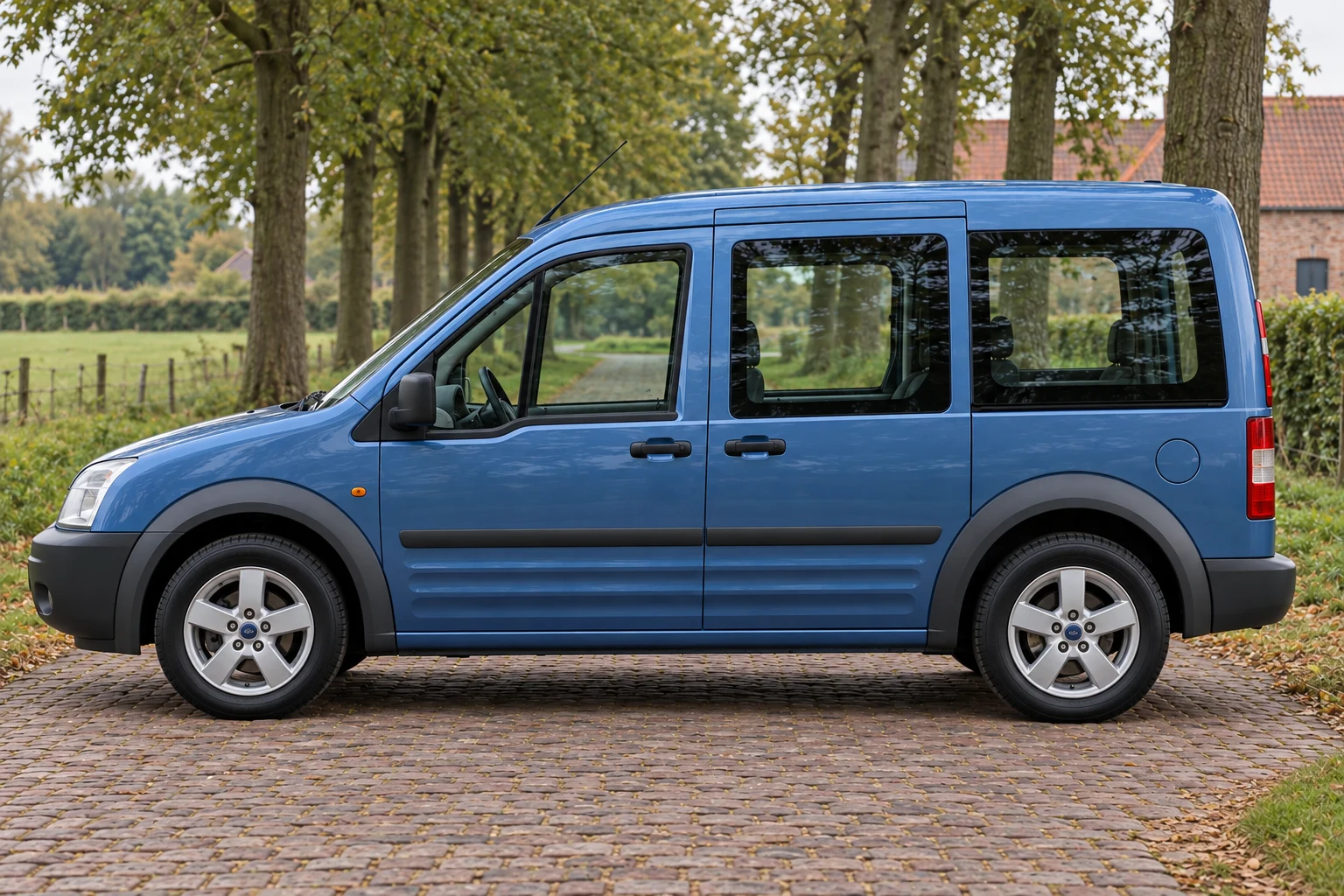 Seitenansicht (Fahrerseite) des Ford Tourneo Connect 1 als Tourneo Connect (Kombi) (mit KI erzeugt)