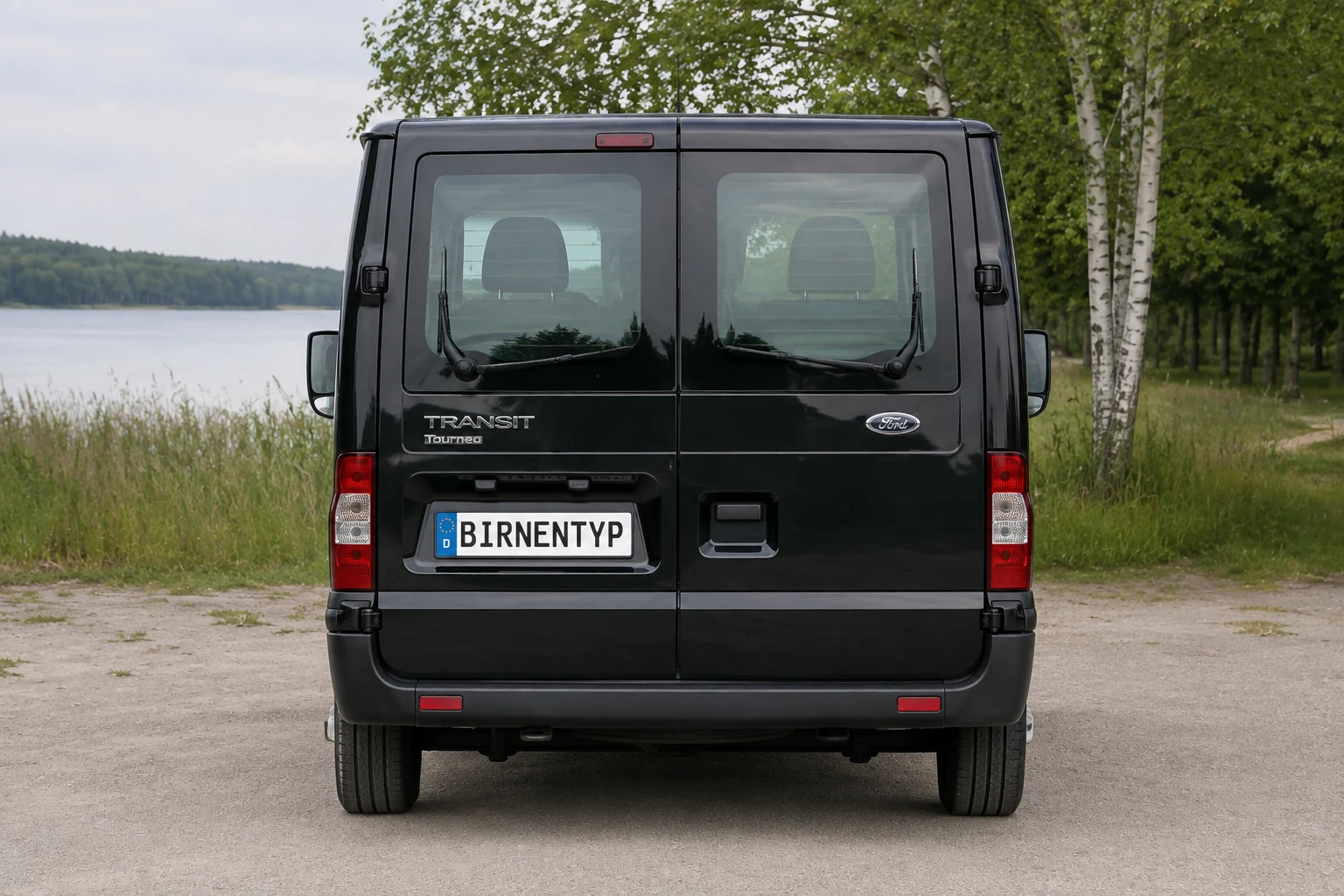 Heck-Ansicht des Ford Transit 6. Gen (Bus / Tourneo) (mit KI erzeugt)