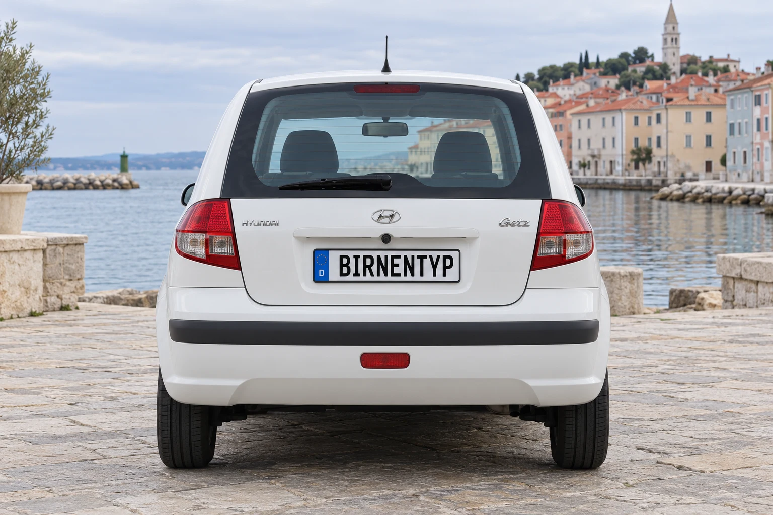 Heck-Ansicht des Hyundai Getz 1 (mit KI erzeugt)