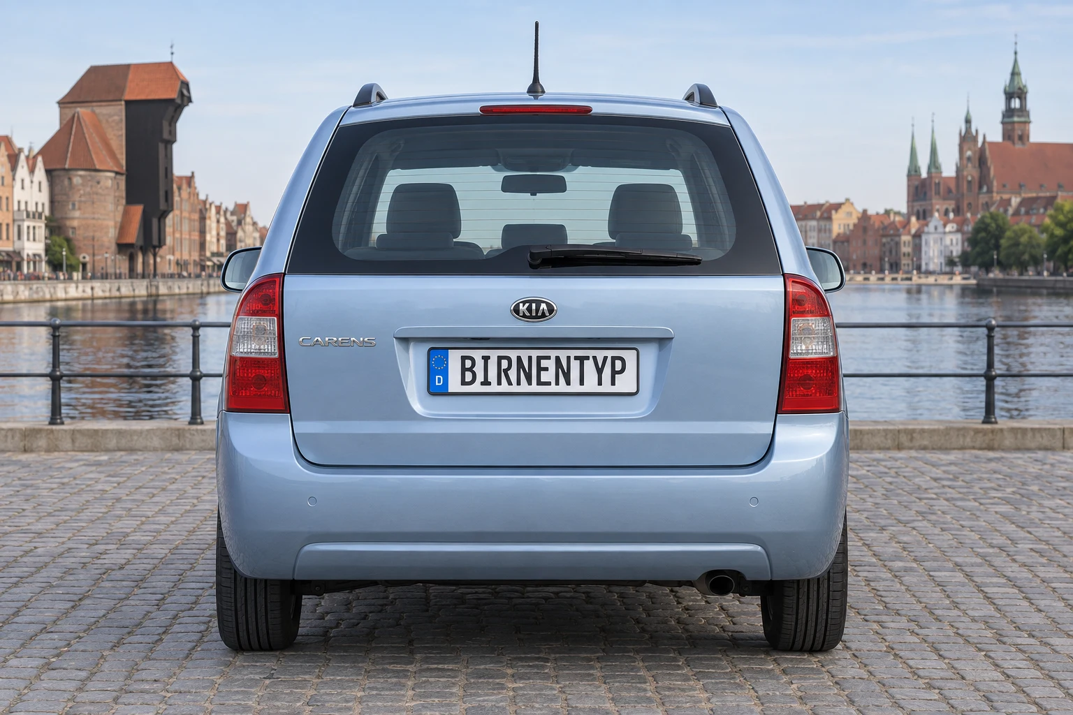 Heck-Ansicht des Kia Carens 2 (mit KI erzeugt)