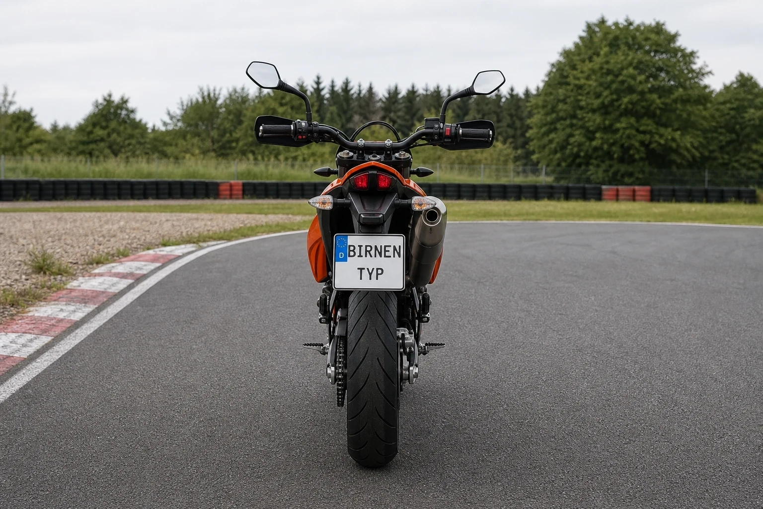 Heck-Ansicht der KTM 690-SMC-R (mit KI erzeugt)