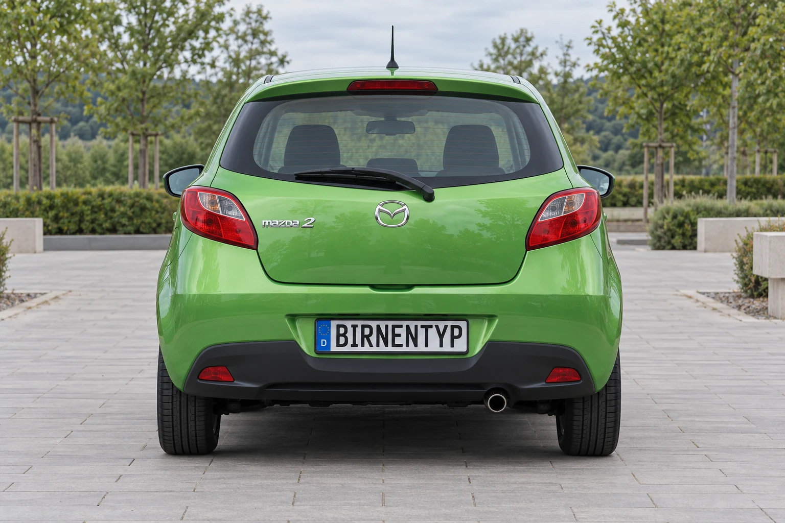 Heck-Ansicht des Mazda 2 2 (Schrägheck 5-Türer) (mit KI erzeugt)