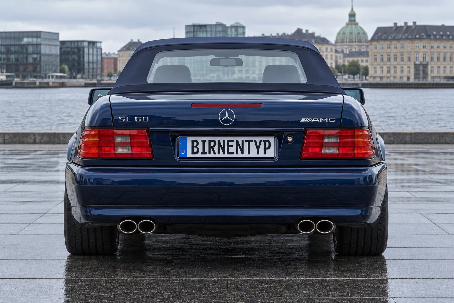 Heck-Ansicht des Mercedes-Benz SL 4 (mit KI erzeugt)
