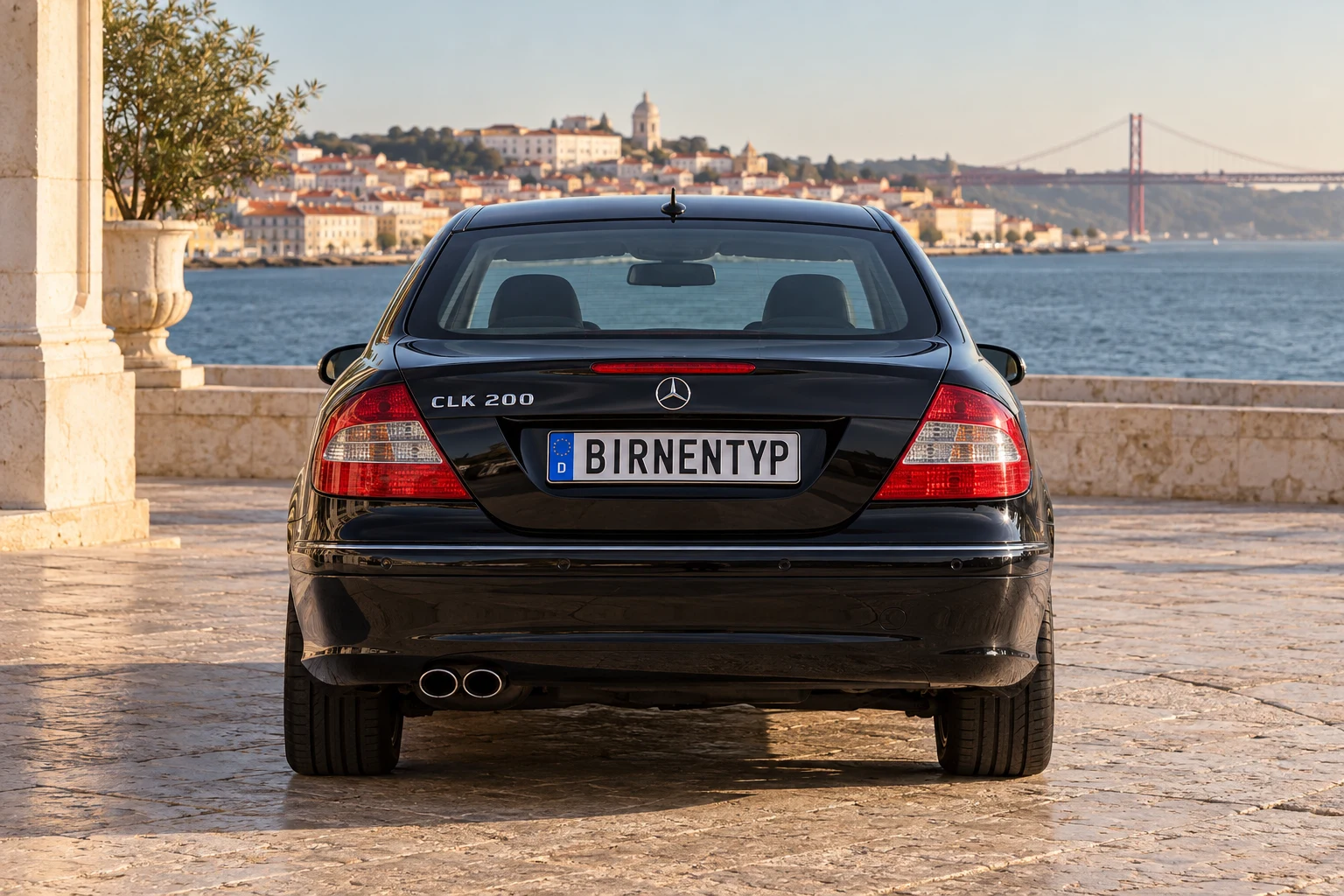 Heck-Ansicht des Mercedes-Benz CLK 2 (mit KI erzeugt)