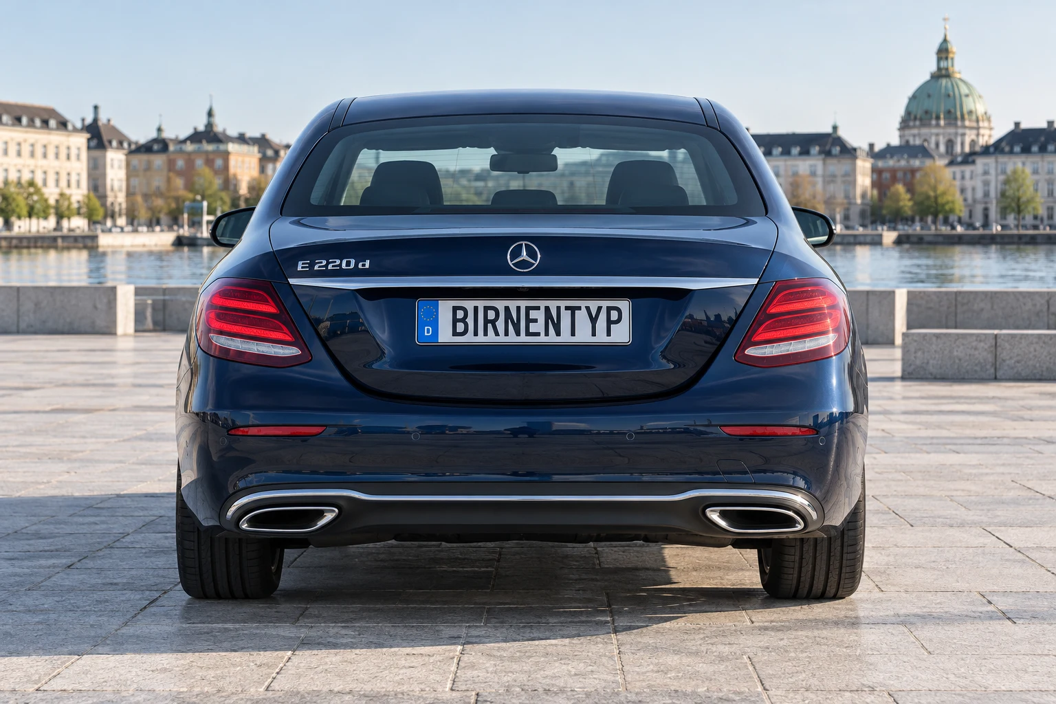 Heck-Ansicht des Mercedes-Benz E-Klasse 5 (mit KI erzeugt)