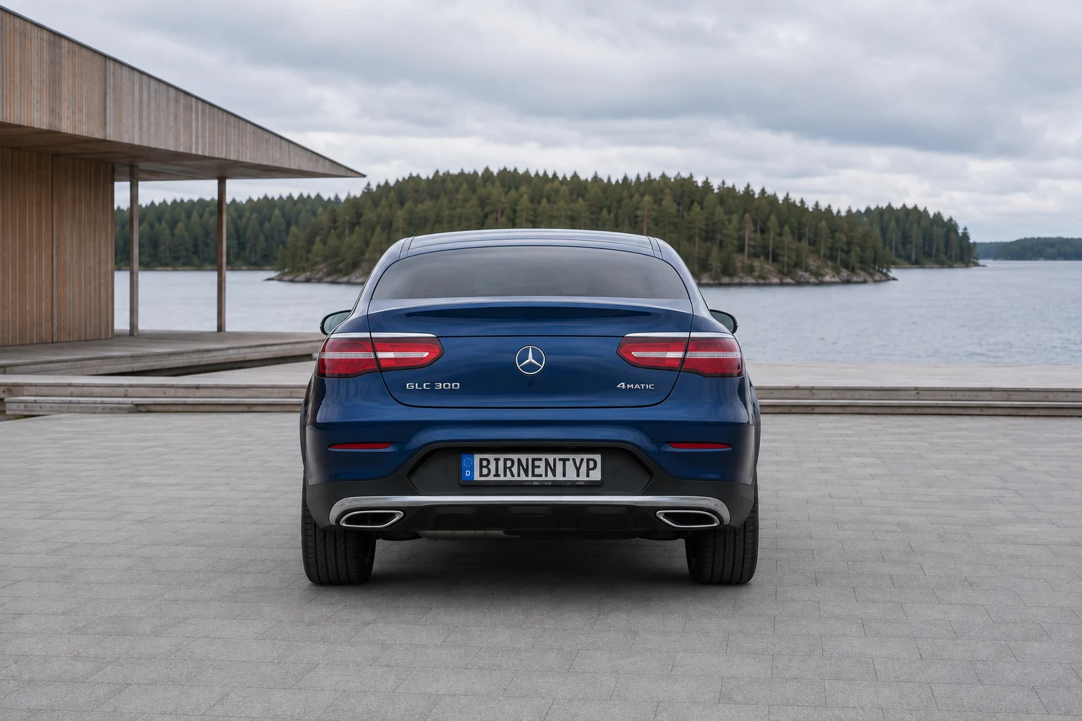Heck-Ansicht des Mercedes-Benz GLC / GLC-Coupé 1. Gen (GLC Coupé (C253)) (mit KI erzeugt)