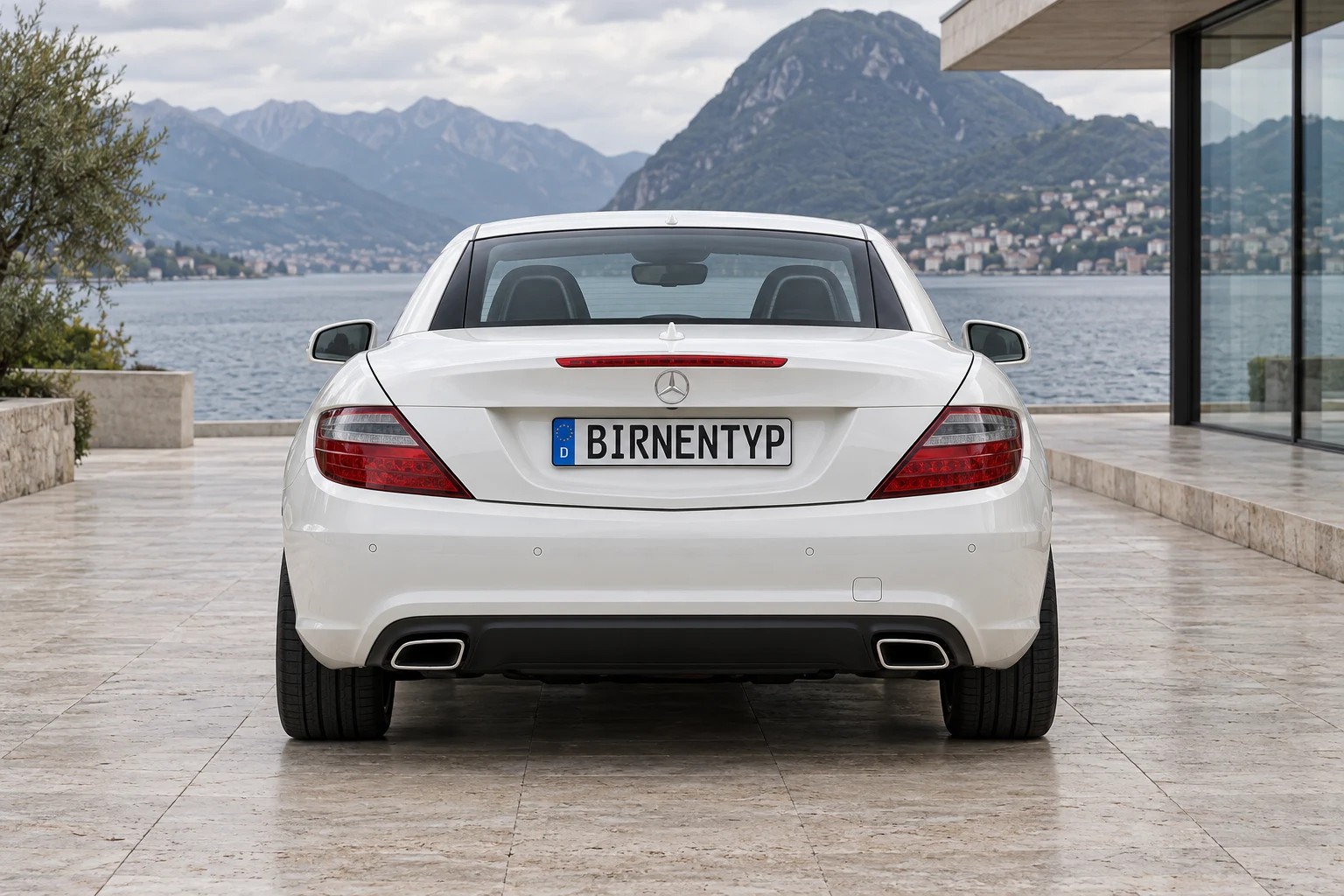 Heck-Ansicht des Mercedes-Benz SLC (SLK) 3 (mit KI erzeugt)