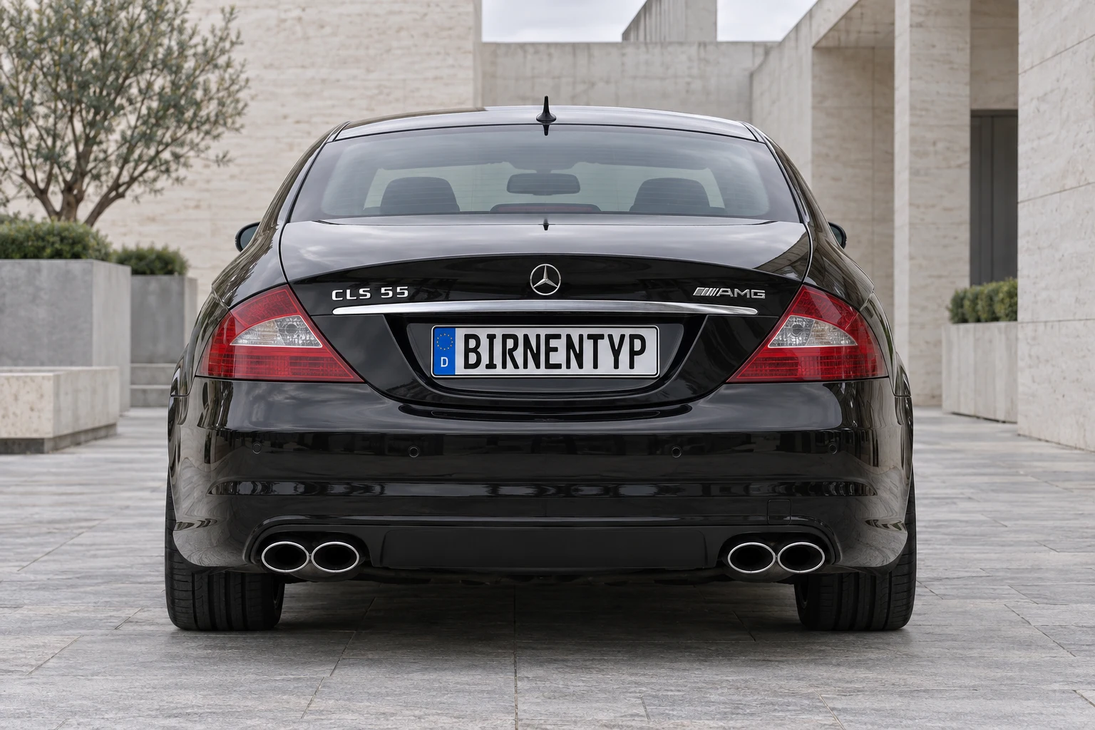 Heck-Ansicht des Mercedes-Benz CLS 1 (mit KI erzeugt)