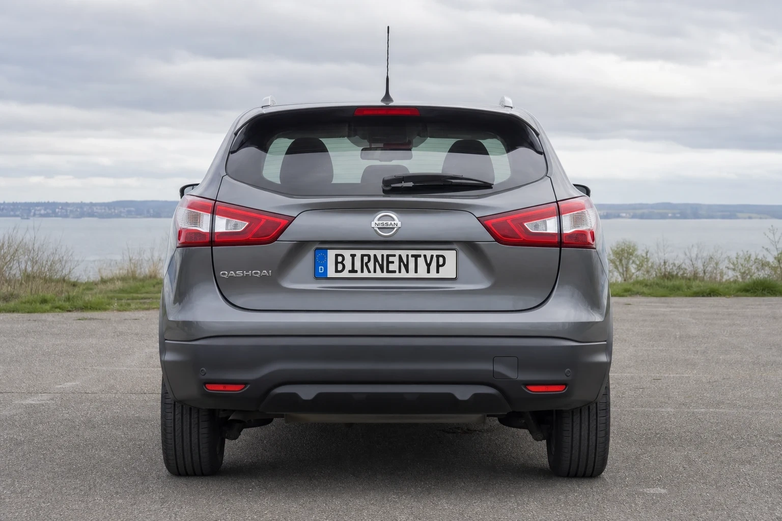 Heck-Ansicht des Nissan Qashqai 2. Gen (mit KI erzeugt)