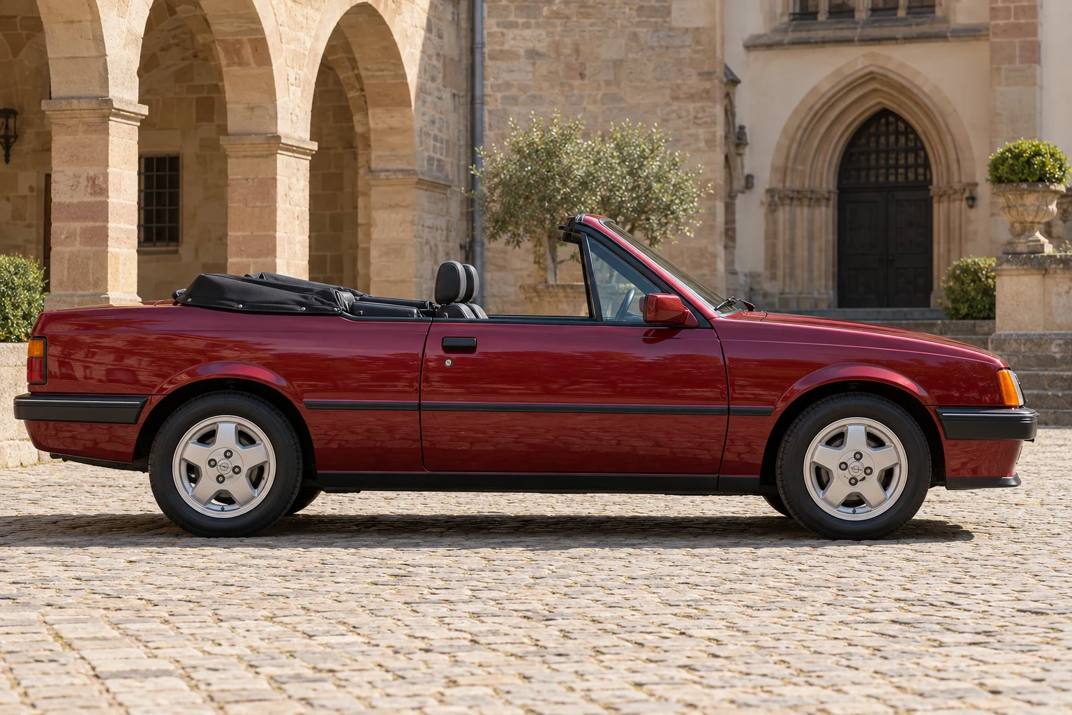 Seitenansicht (Fahrerseite) des Opel Ascona C als Cabriolet (Keinath / Voll) (mit KI erzeugt)