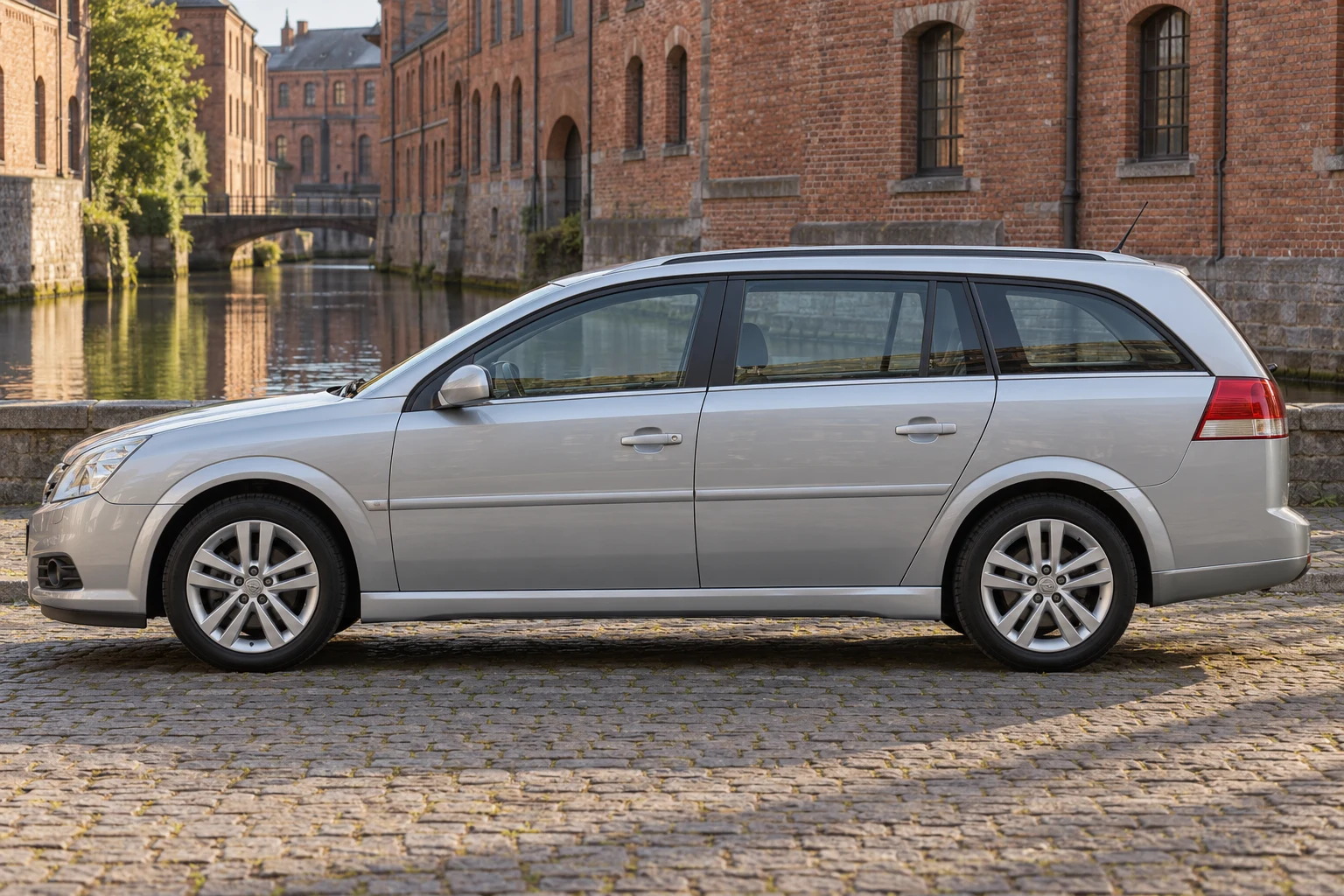 Seitenansicht (Fahrerseite) des Opel Vectra C als Caravan (Kombi) (mit KI erzeugt)