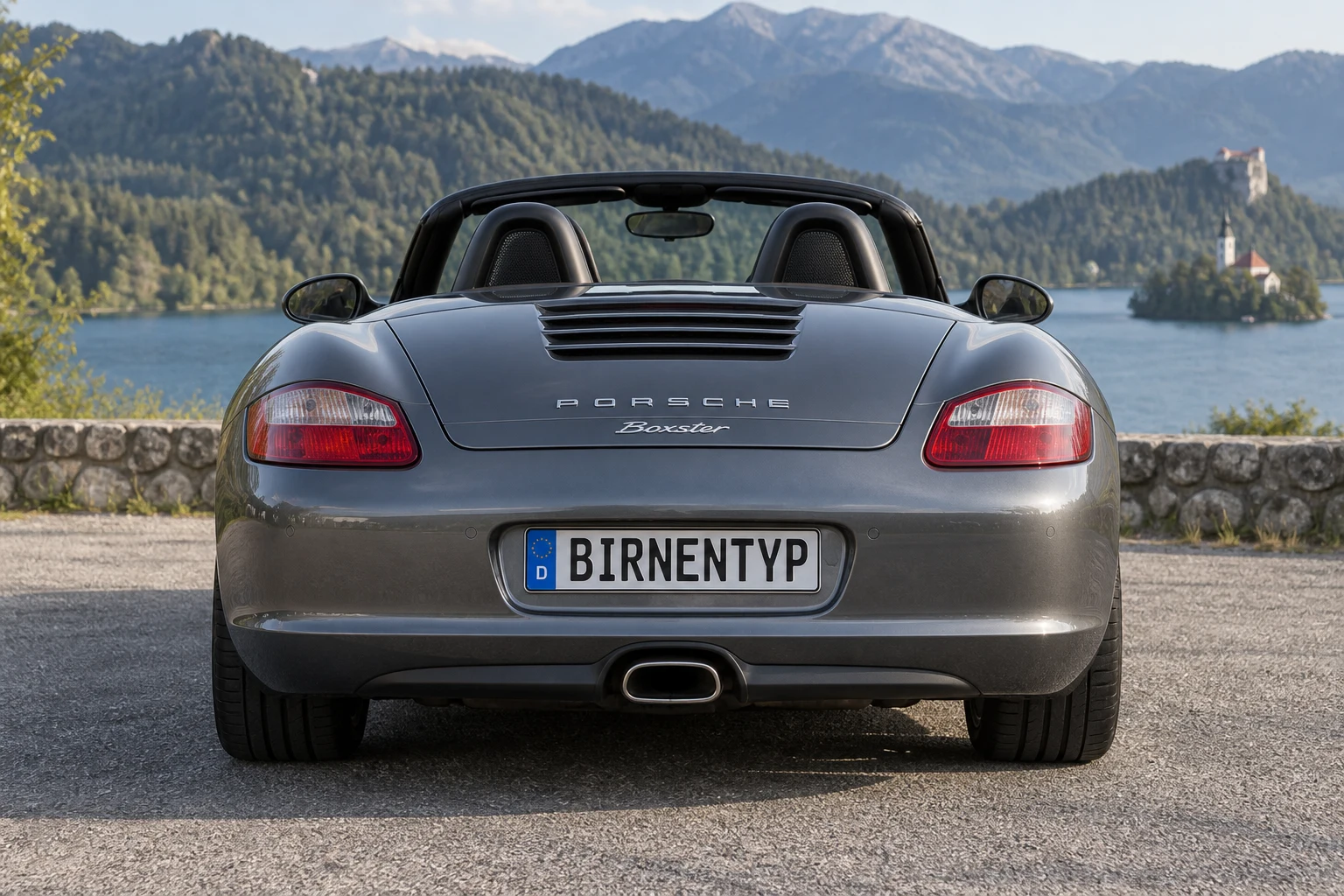 Heck-Ansicht des Porsche Boxster 2 (mit KI erzeugt)