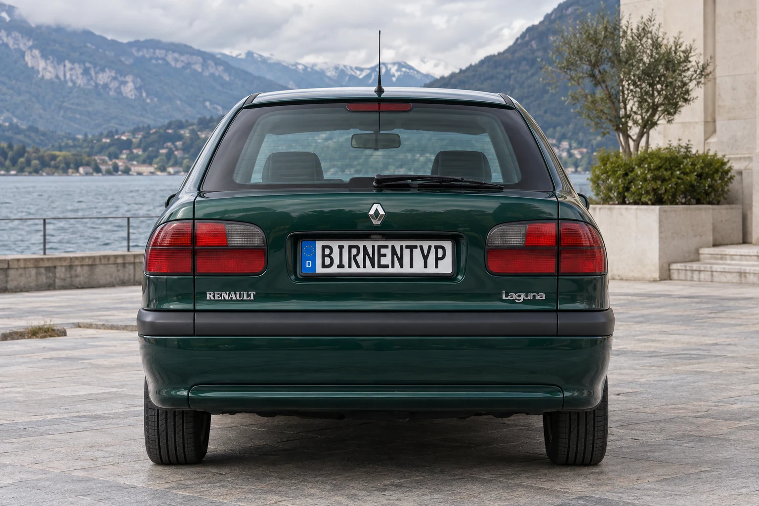 Heck-Ansicht des Renault Laguna 1 (mit KI erzeugt)