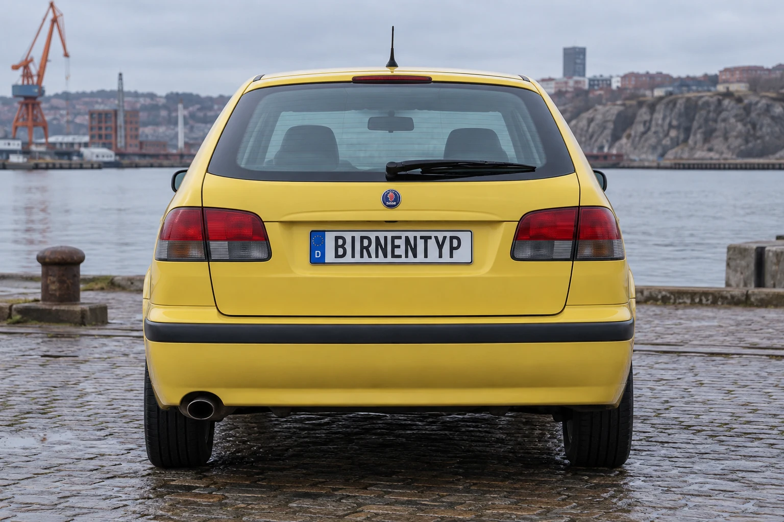 Heck-Ansicht des Saab 9-3 1 (mit KI erzeugt)
