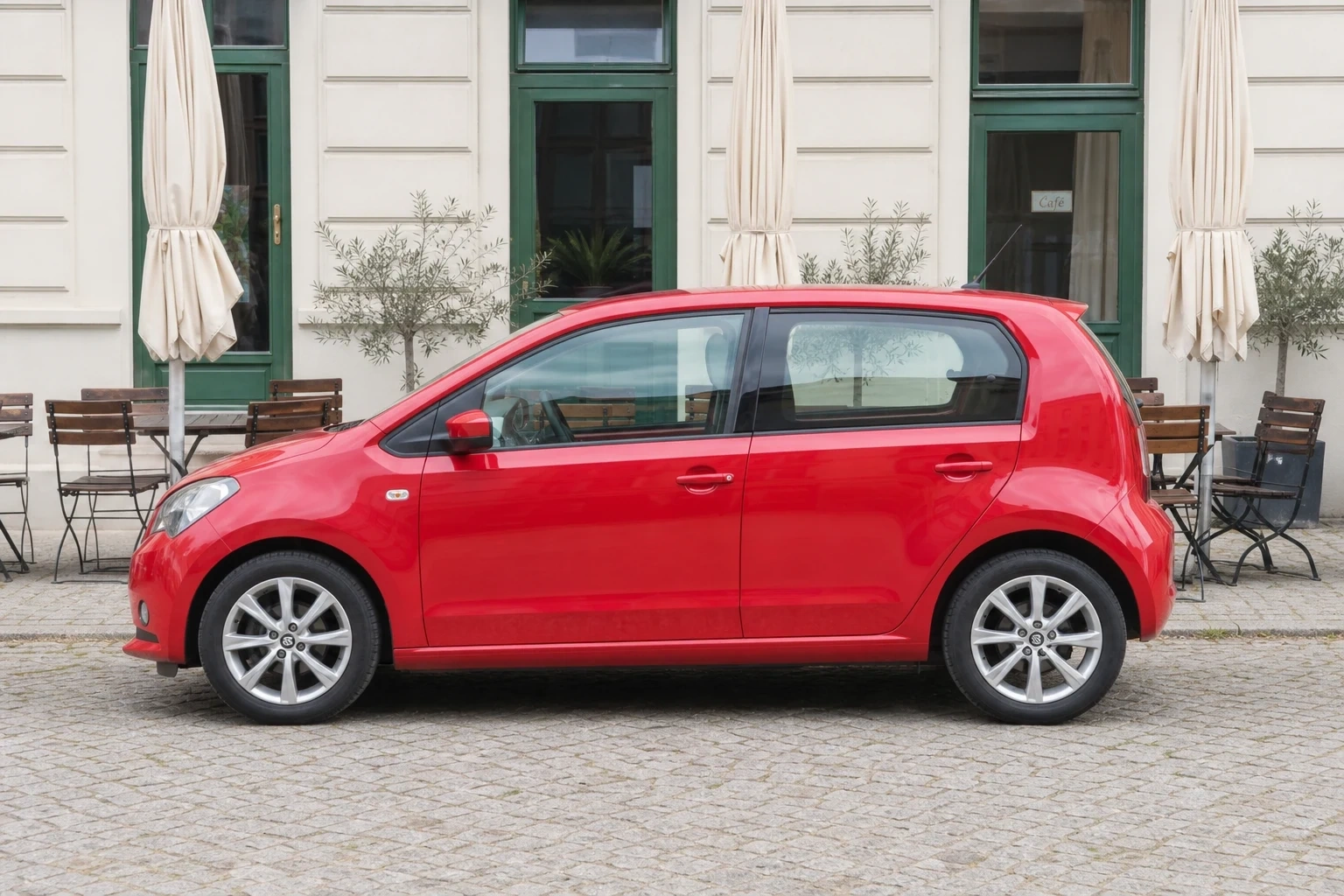 Seitenansicht (Fahrerseite) des Seat Mii 1. Gen als 3-, 5-Türer (mit KI erzeugt)