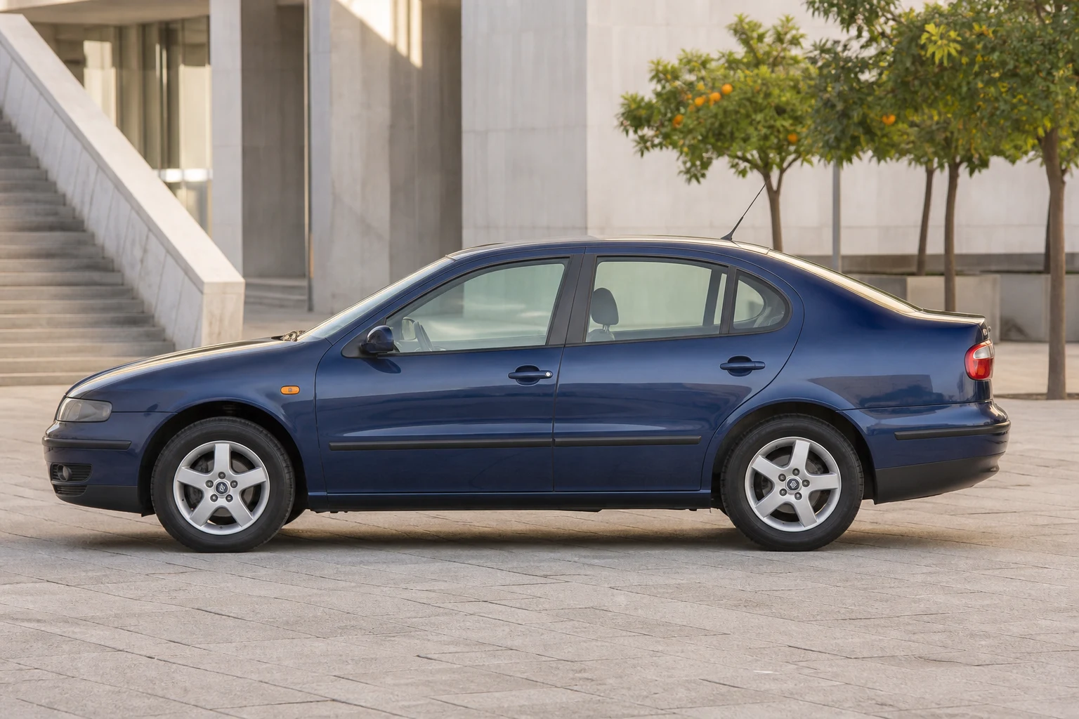 Seitenansicht (Fahrerseite) des Seat Toledo 2 als Limousine (mit KI erzeugt)