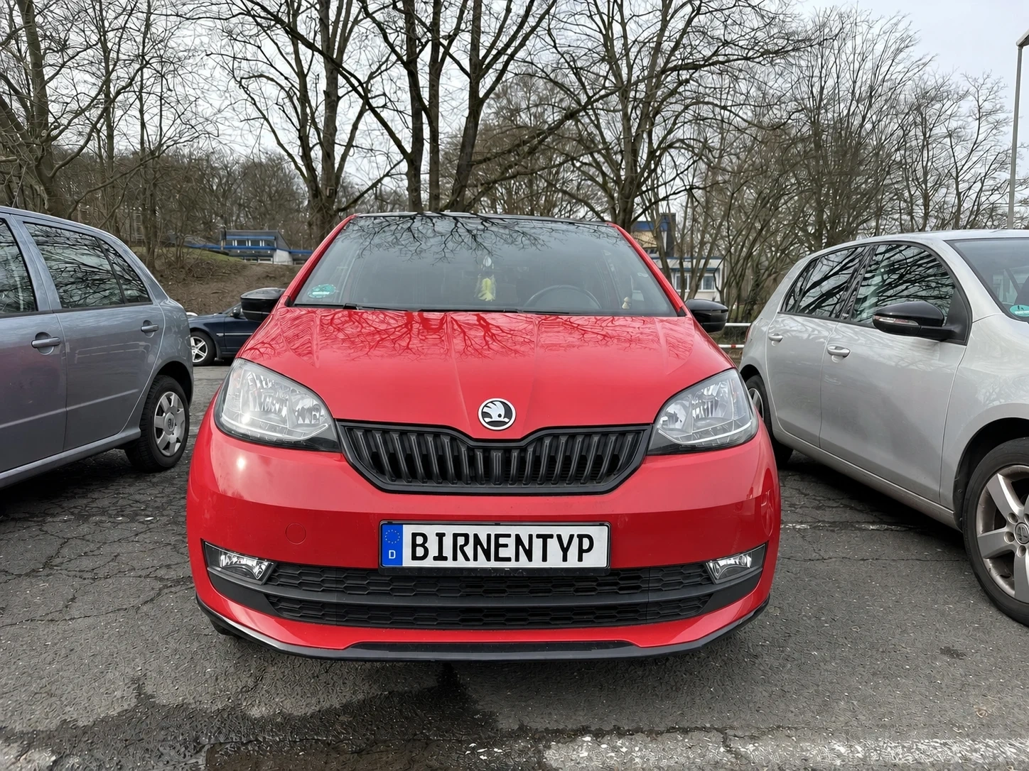 Frontansicht des Škoda Citigo (1. Facelift 2017 (3- & 5-Türer)) (mit KI erzeugt)