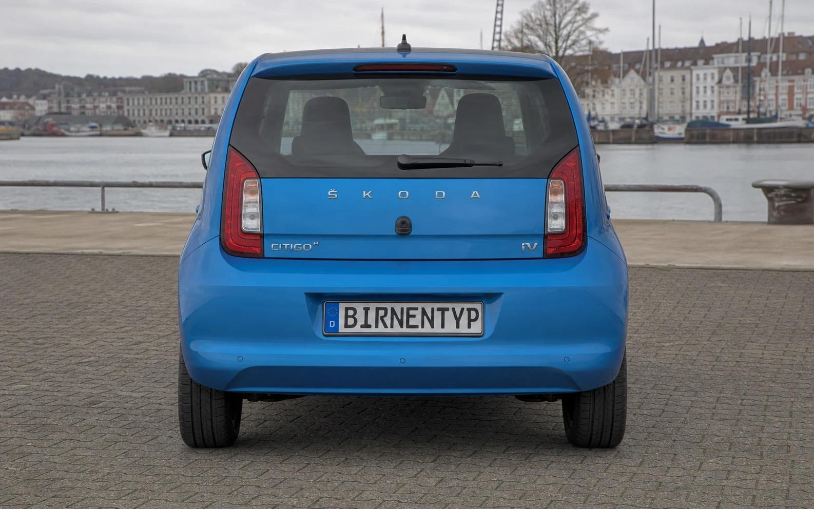 Heck-Ansicht des Škoda Citigo (2. Facelift 2019 (3-, 5-Türer & Citigo-e iV)) (mit KI erzeugt)