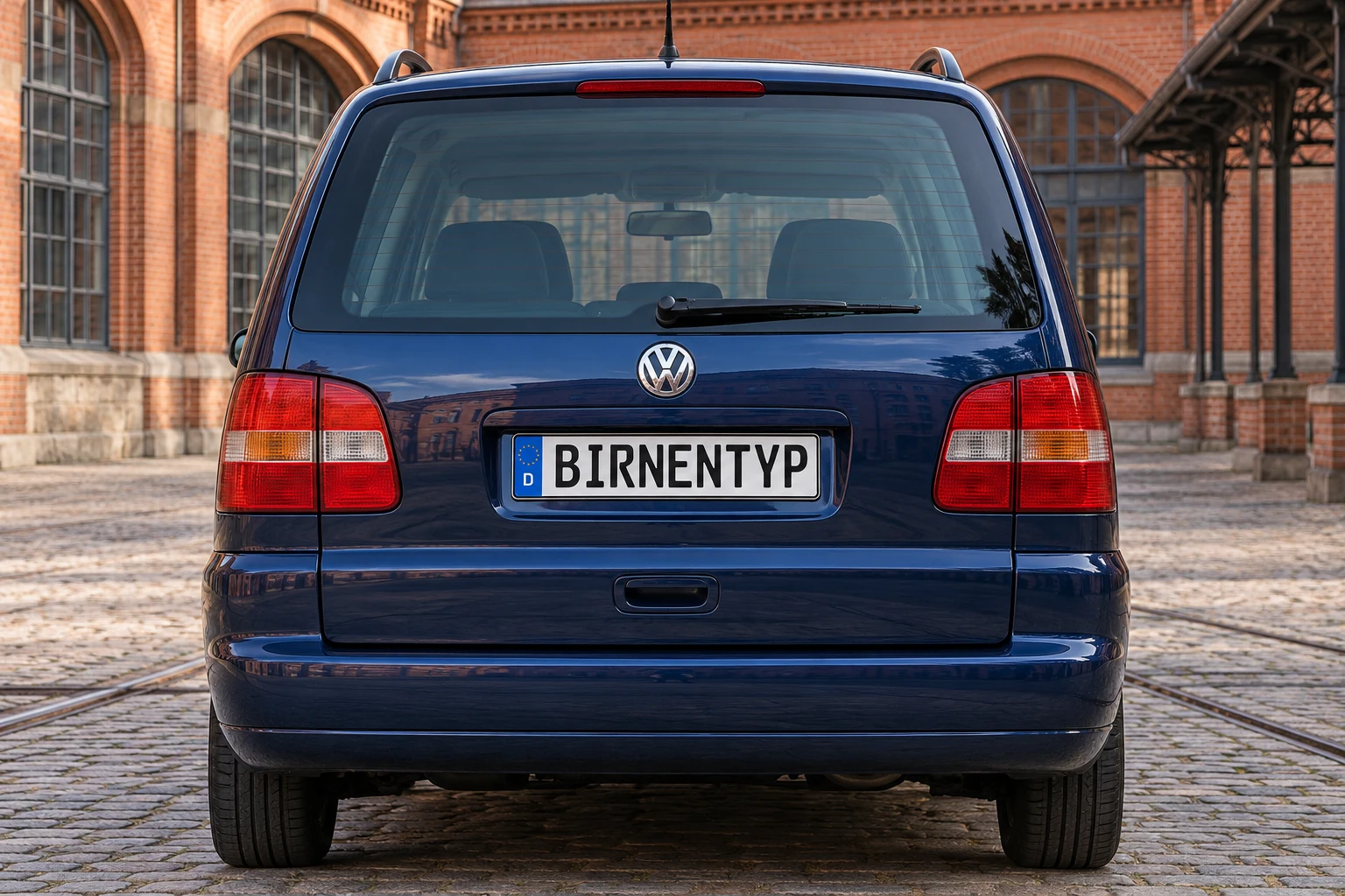 Heck-Ansicht des VW Sharan 1 (mit KI erzeugt)