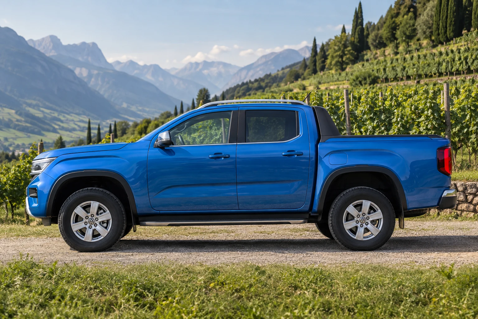 Seitenansicht (Fahrerseite) des VW Amarok 2 als Pick-Up (mit KI erzeugt)