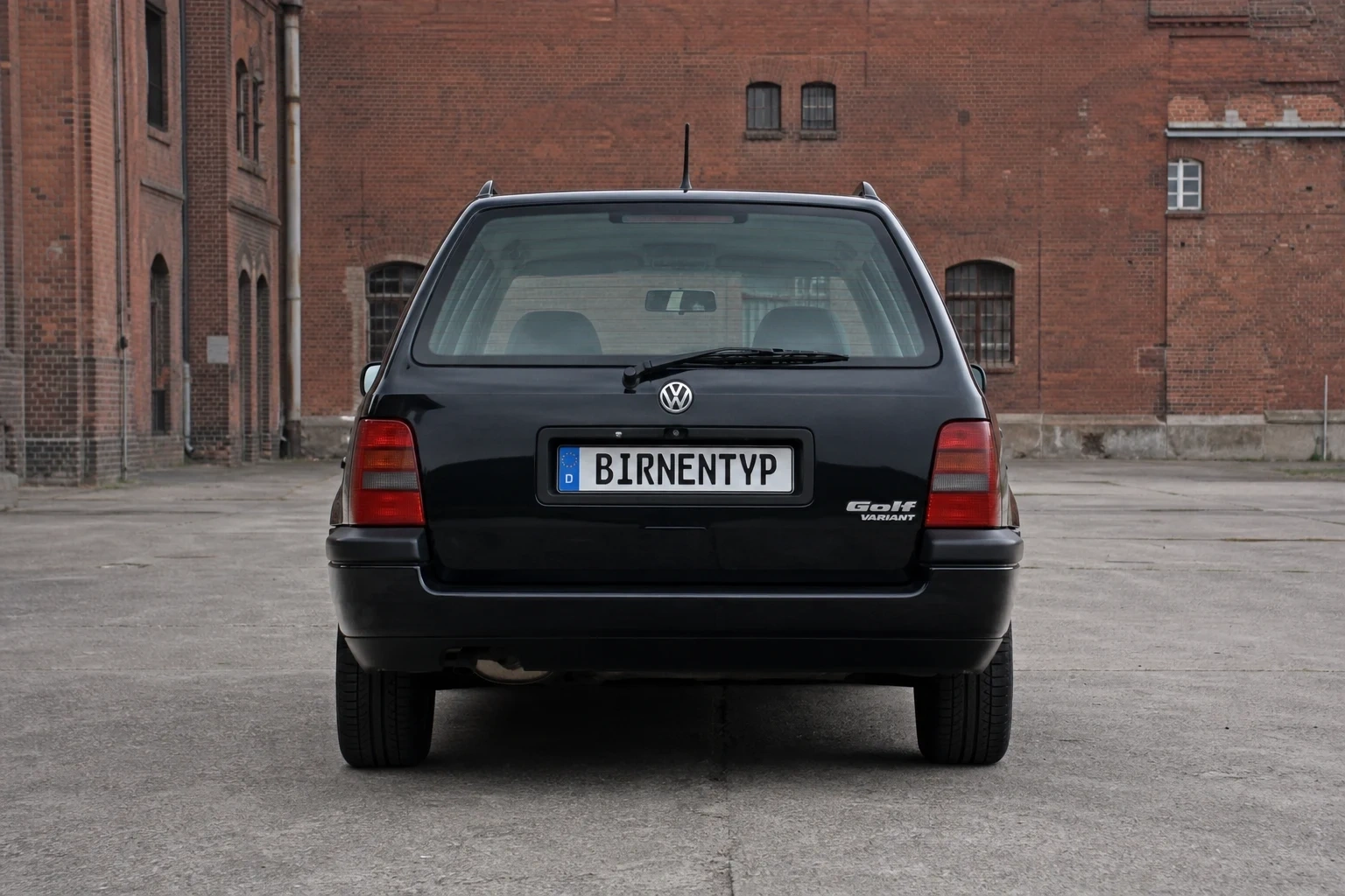 Heck-Ansicht des VW Golf 3 (Variant/Kombi) (mit KI erzeugt)