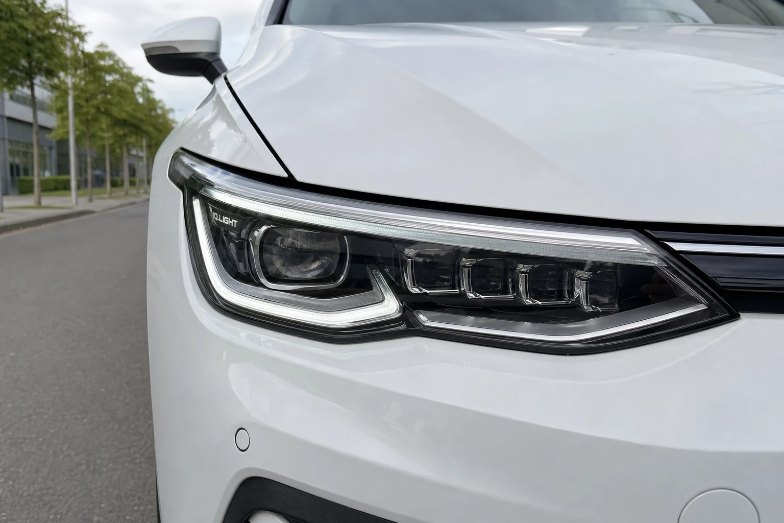 Abblendlicht des VW Golf 8 (mit KI erzeugt)