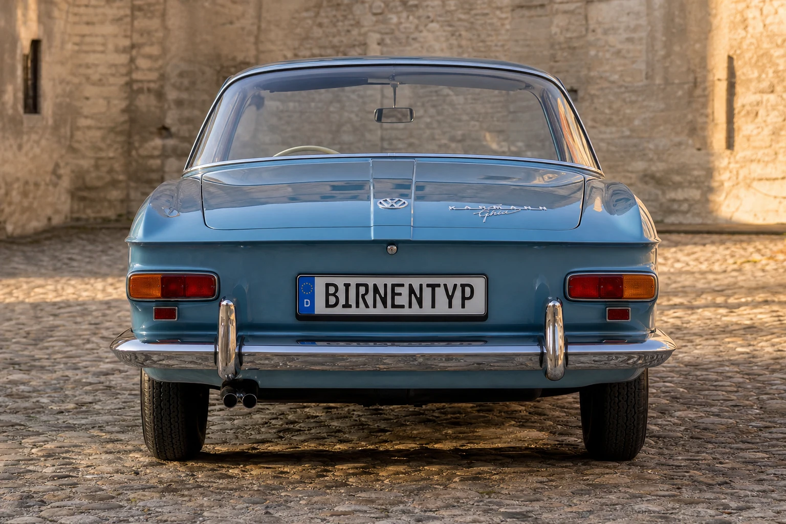 Heck-Ansicht des VW Karmann Ghia 2 (mit KI erzeugt)