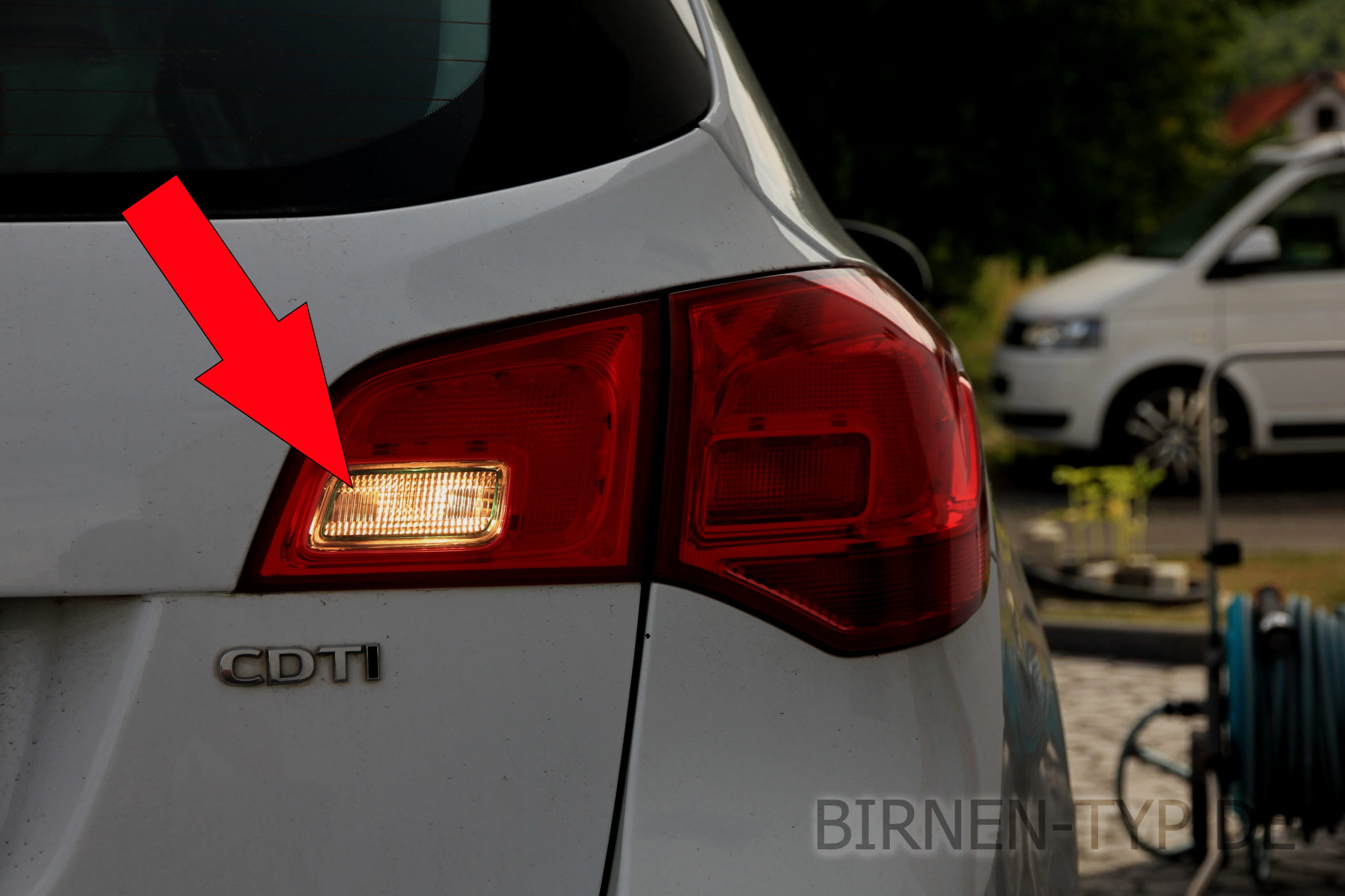 Rückleuchte Heckleuchte links passt für Opel Astra J (P10) ab Baujahr 09-15  inklusive Leuchtmittel/Birnen