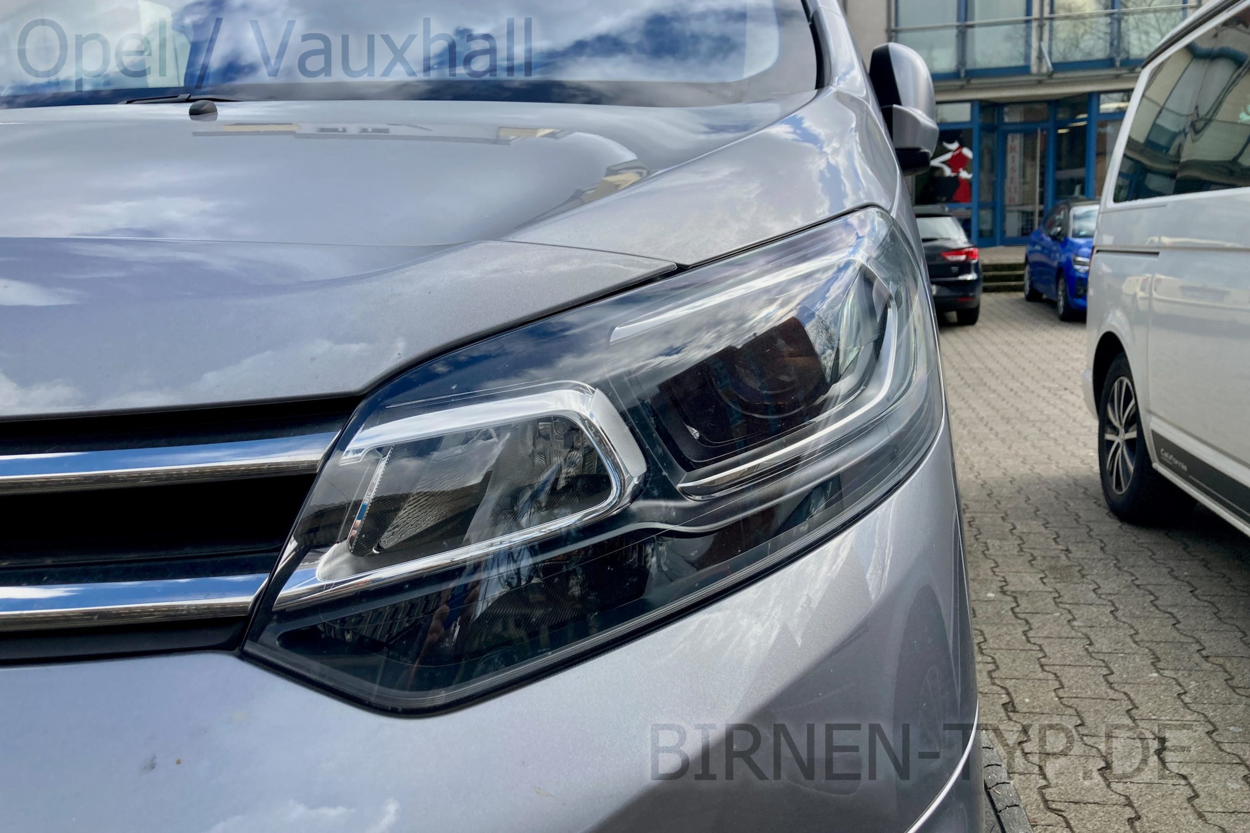 So sieht der Xenon-Scheinwerfer des Vauxhall Vivaro Life 1 K0 aus