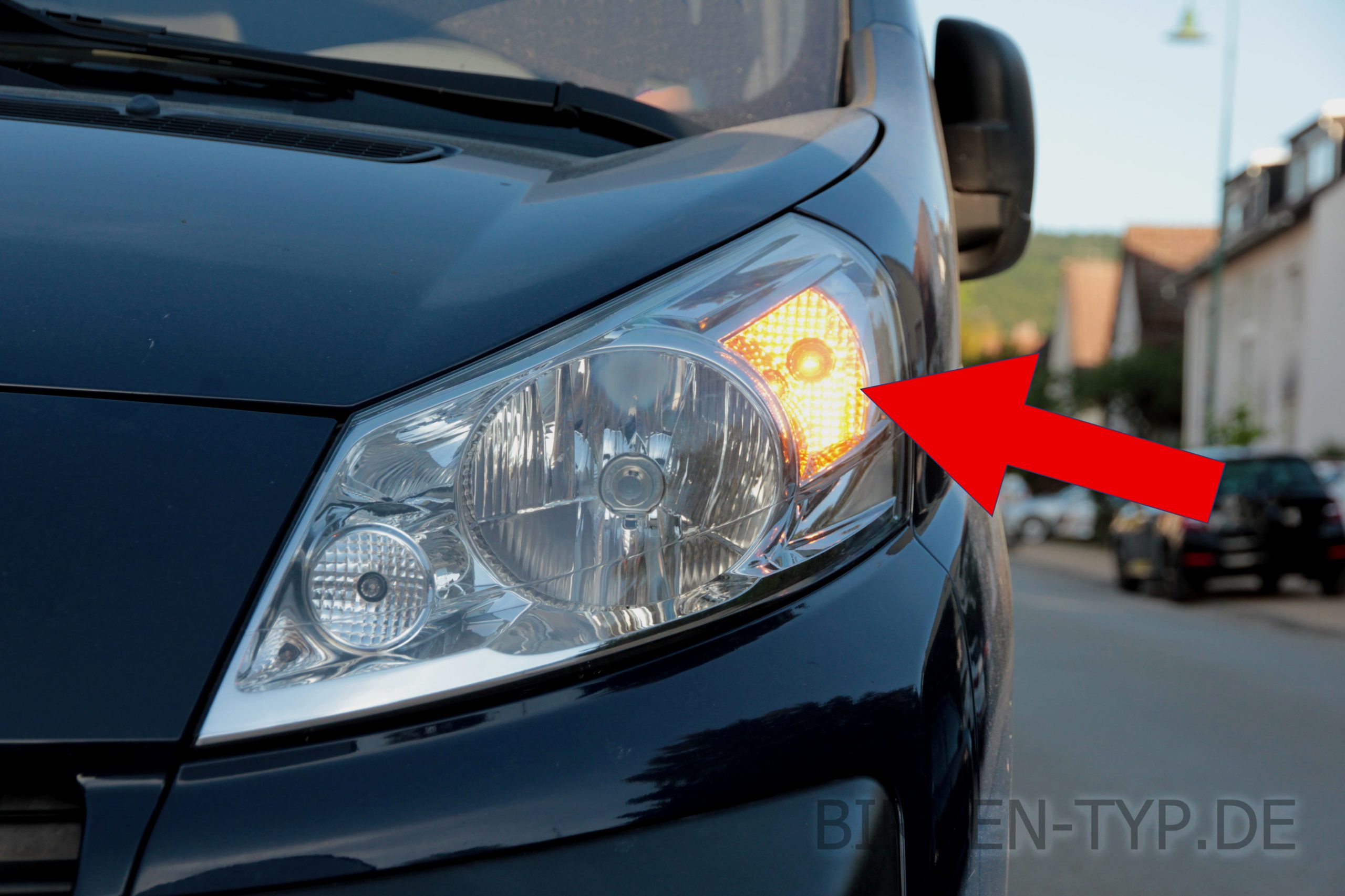 Die passende Blinker-Birne vorne links oder rechts im Halogen-Scheinwerfer des Citroën Jumpy 2 (2007-2016) ist diese PY21W )