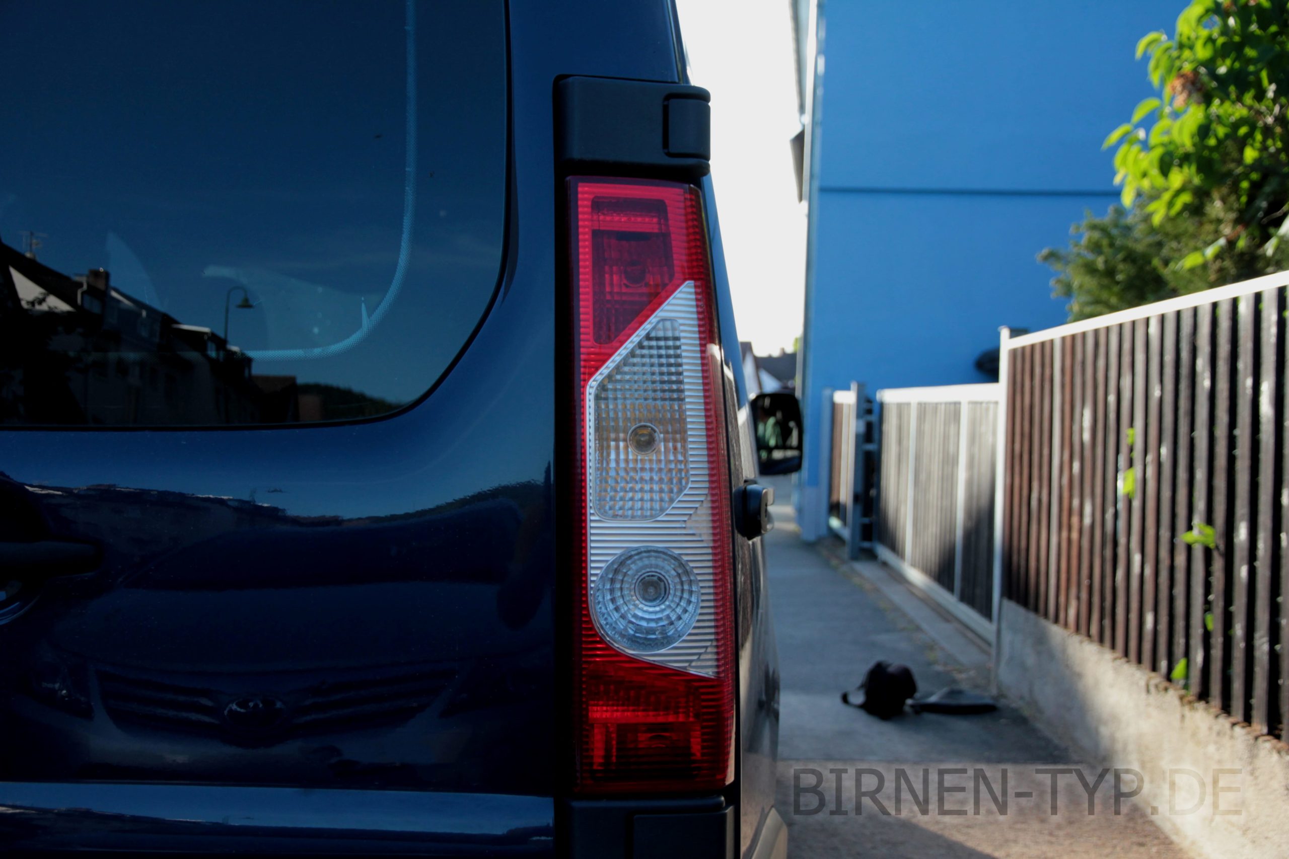 Dies ist die Rückleuchte mit Rücklicht des Fiat Scudo 2 270:272