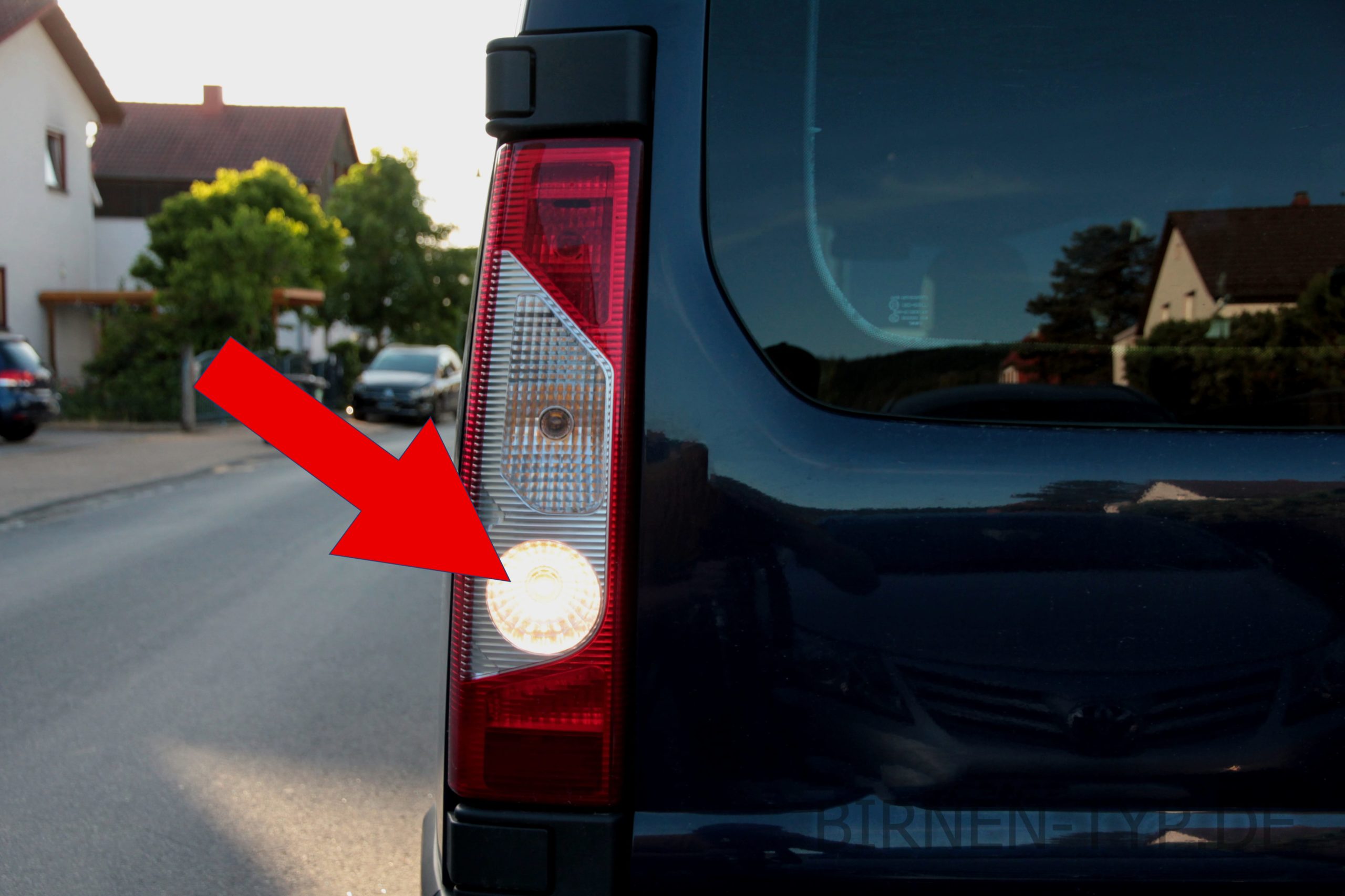 Rückfahr-Scheinwerfer-Birne hinten links oder rechts im Rücklicht des Citroën Jumpy 2 geht nicht Welche ist die korrekte Birne Bild 2 P21W