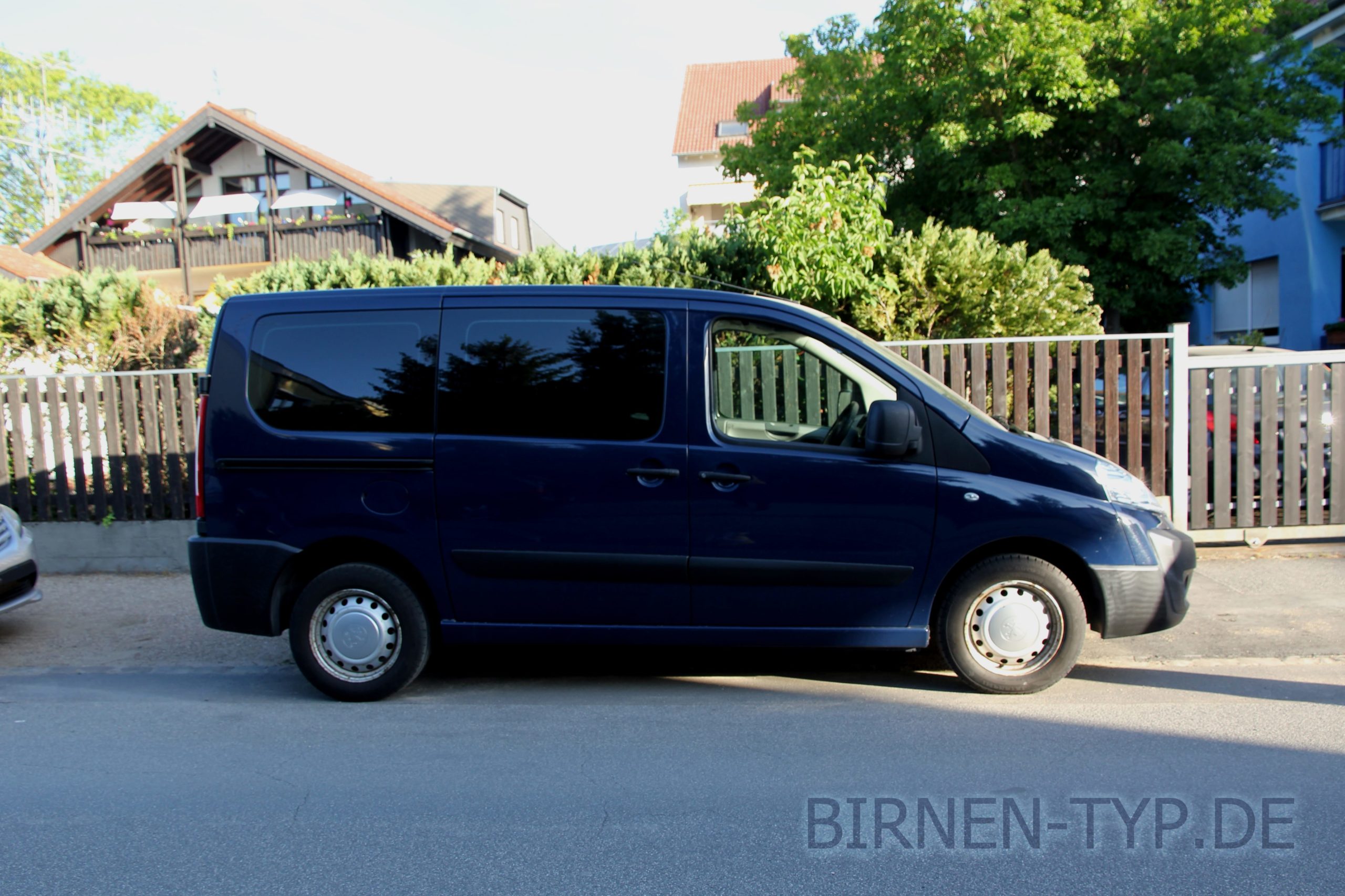 Seitenansicht des Citroën Jumpy 2 (2007 - 2016) links rechts Fahrerseite Beifahrerseite