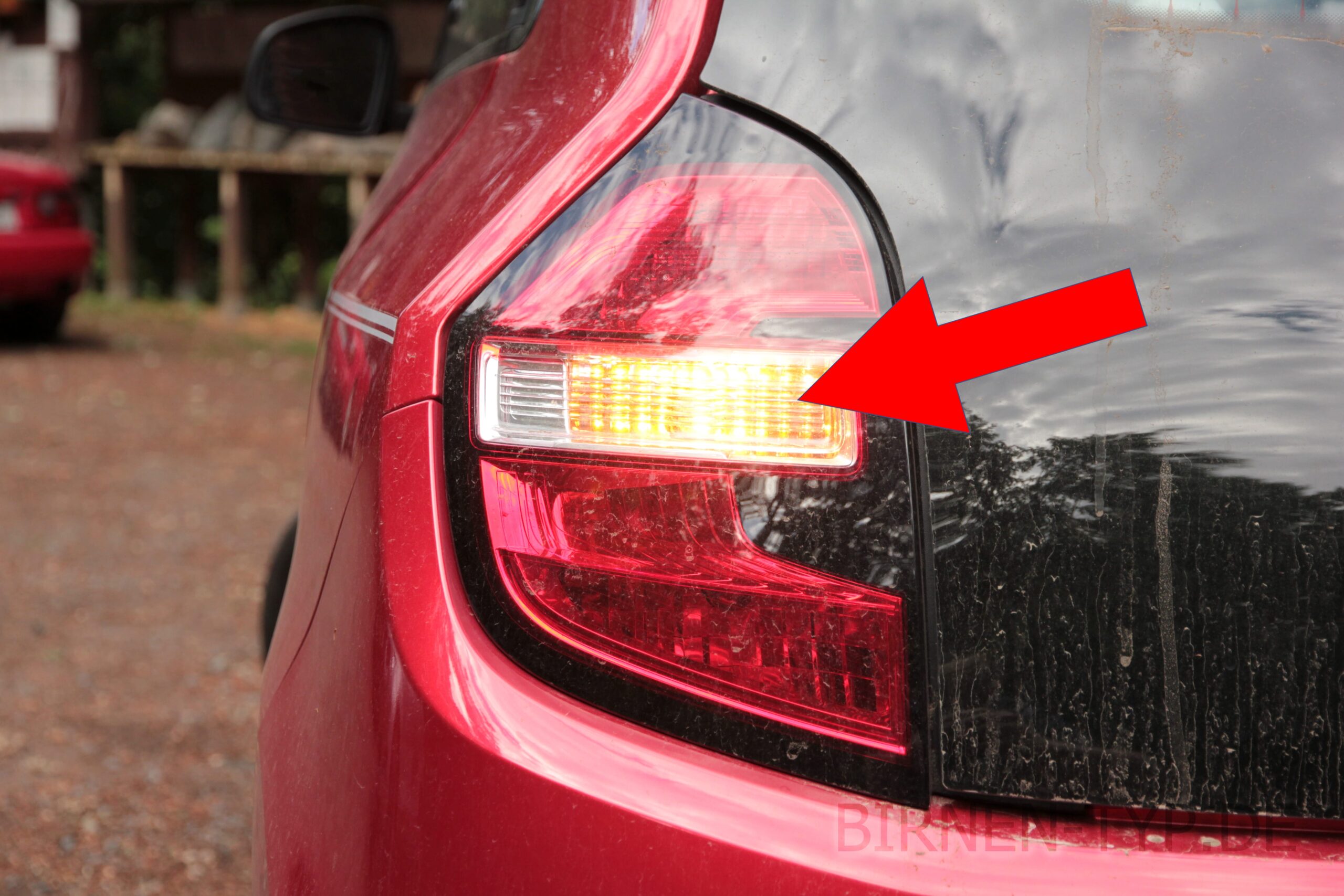 Blinker-Birne hinten links oder rechts im Rücklicht des Opel Astra F geht nicht Welche ist die korrekte Birne P21W Wackelkontakt