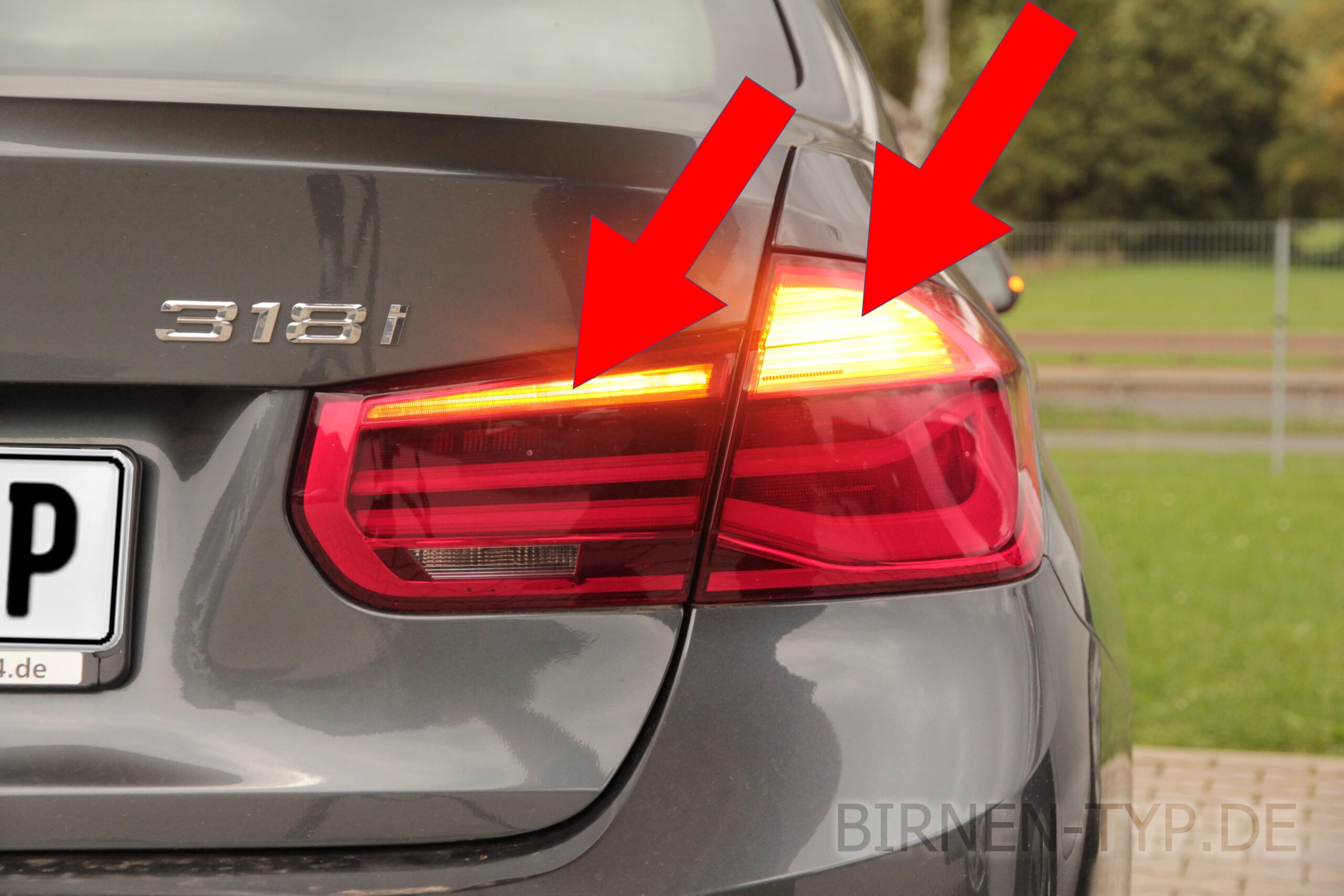 Blinker-Birne hinten links oder rechts im Rücklicht des BMW 3er 6 geht nicht Welche ist die korrekte Birne P21W Wackelkontakt