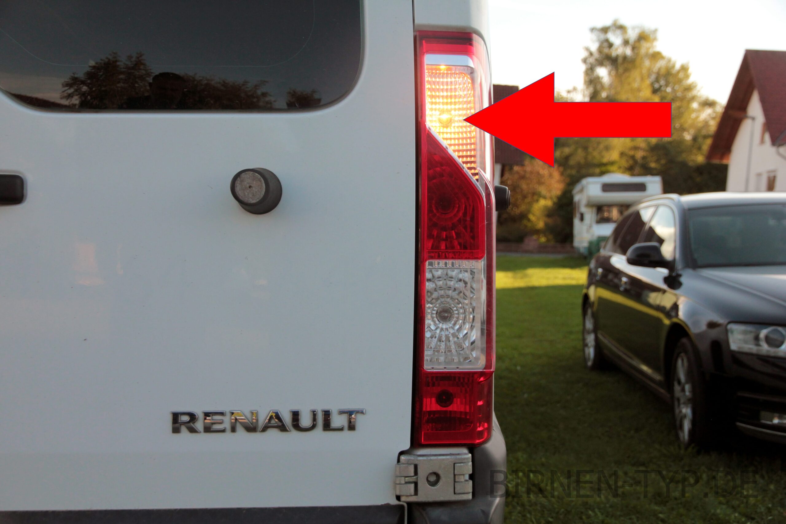 Blinker-Birne hinten links oder rechts im Rücklicht des Renault Master 3 geht nicht Welche ist die korrekte Birne PY21W Wackelkontakt