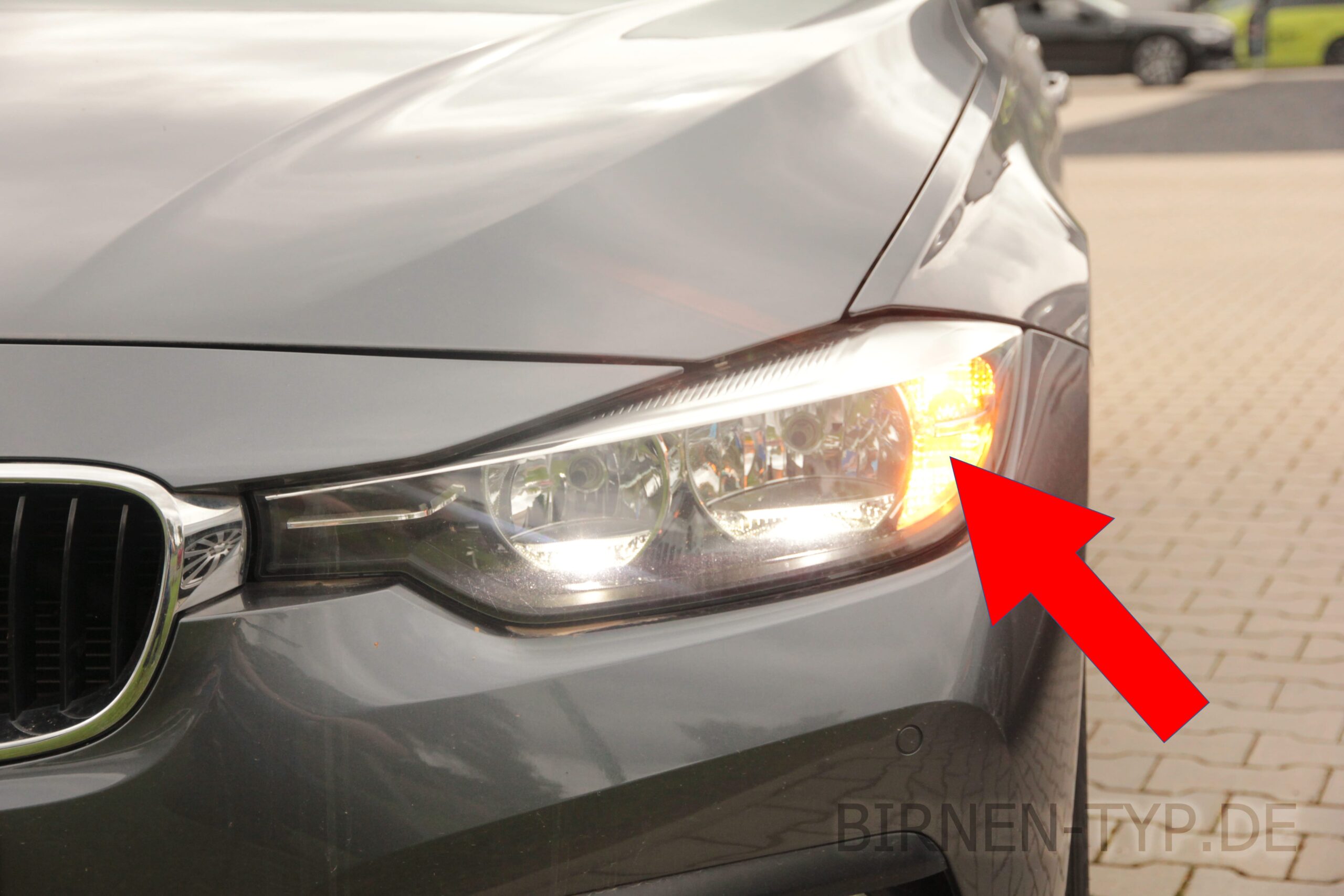 Die passende Blinker-Birne vorne links oder rechts im Facelift Halogen-Scheinwerfer des BMW 3er 6 (2011-2019) ist diese PY21W )