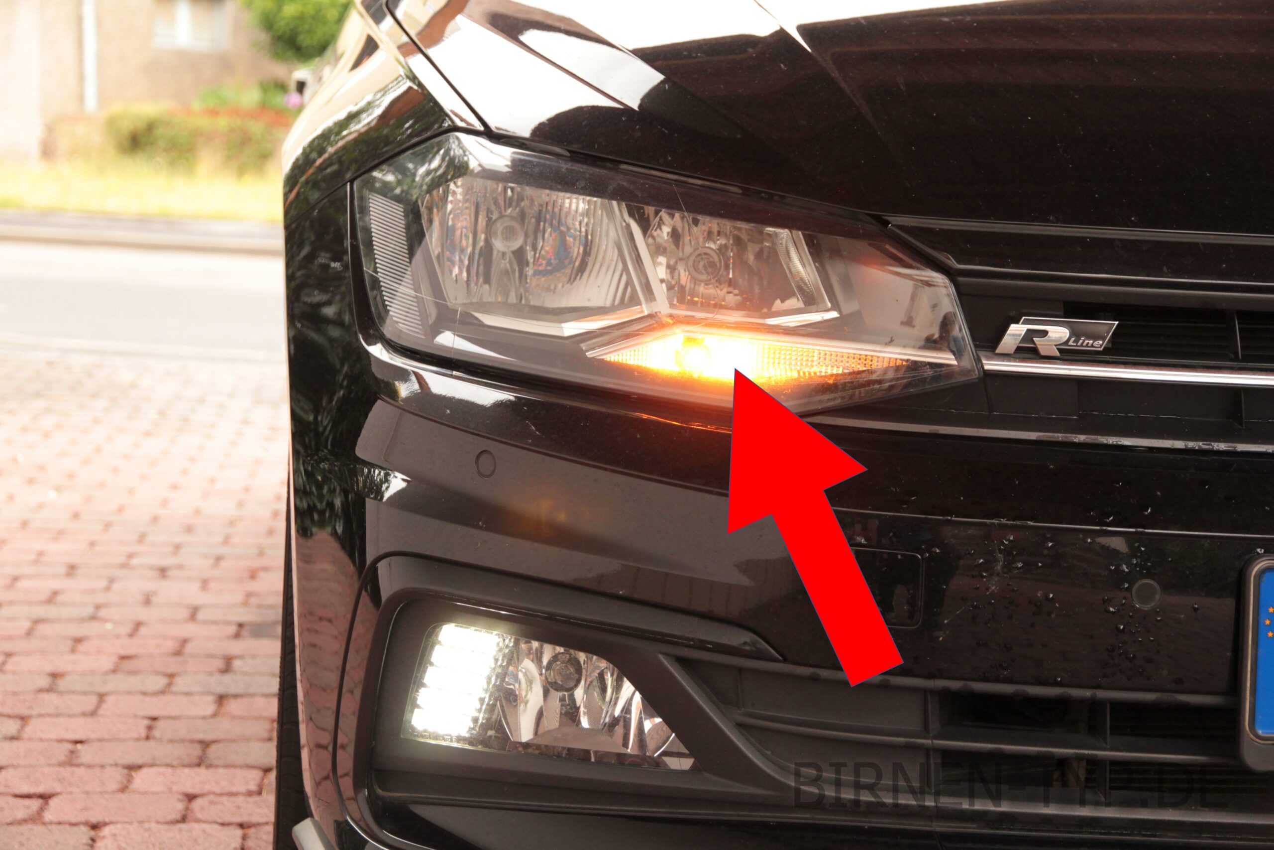 Die passende Blinker-Birne vorne links oder rechts im VOR-Facelift-Halogen-Scheinwerfer des Volkswagen VW Polo 6 (2017-heute) ist diese WY21W )