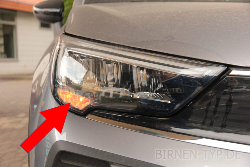 Opel Zafira B Glühbirne Vorne Rechts Wechseln Liste mit allen Birnen für den Opel Crossland (X) (Typ: P17/P2QO, 2021